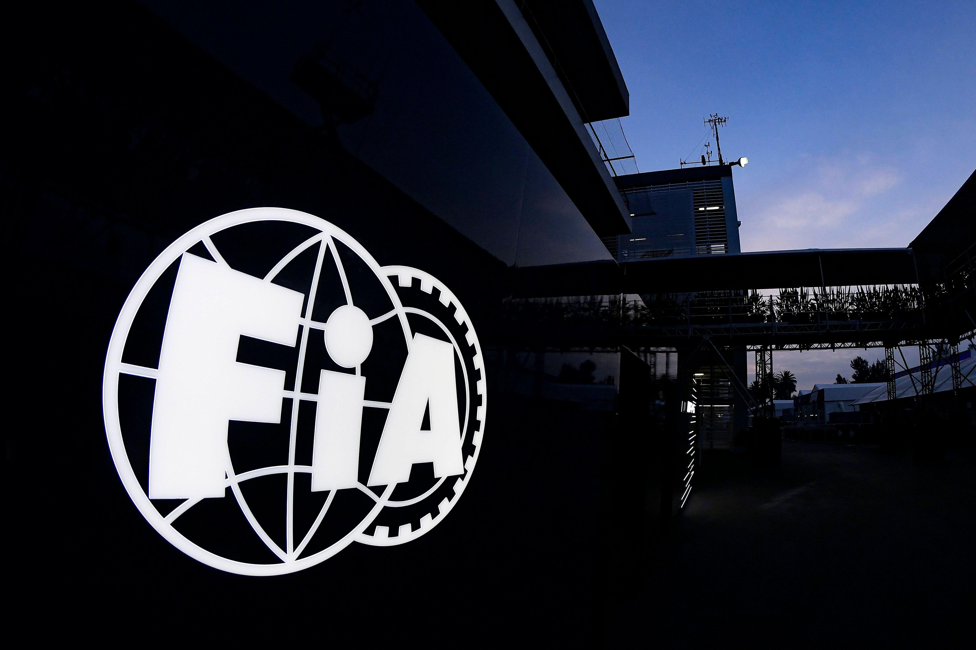 Die FIA beschließt den künftigen Formel-1-Motor. 