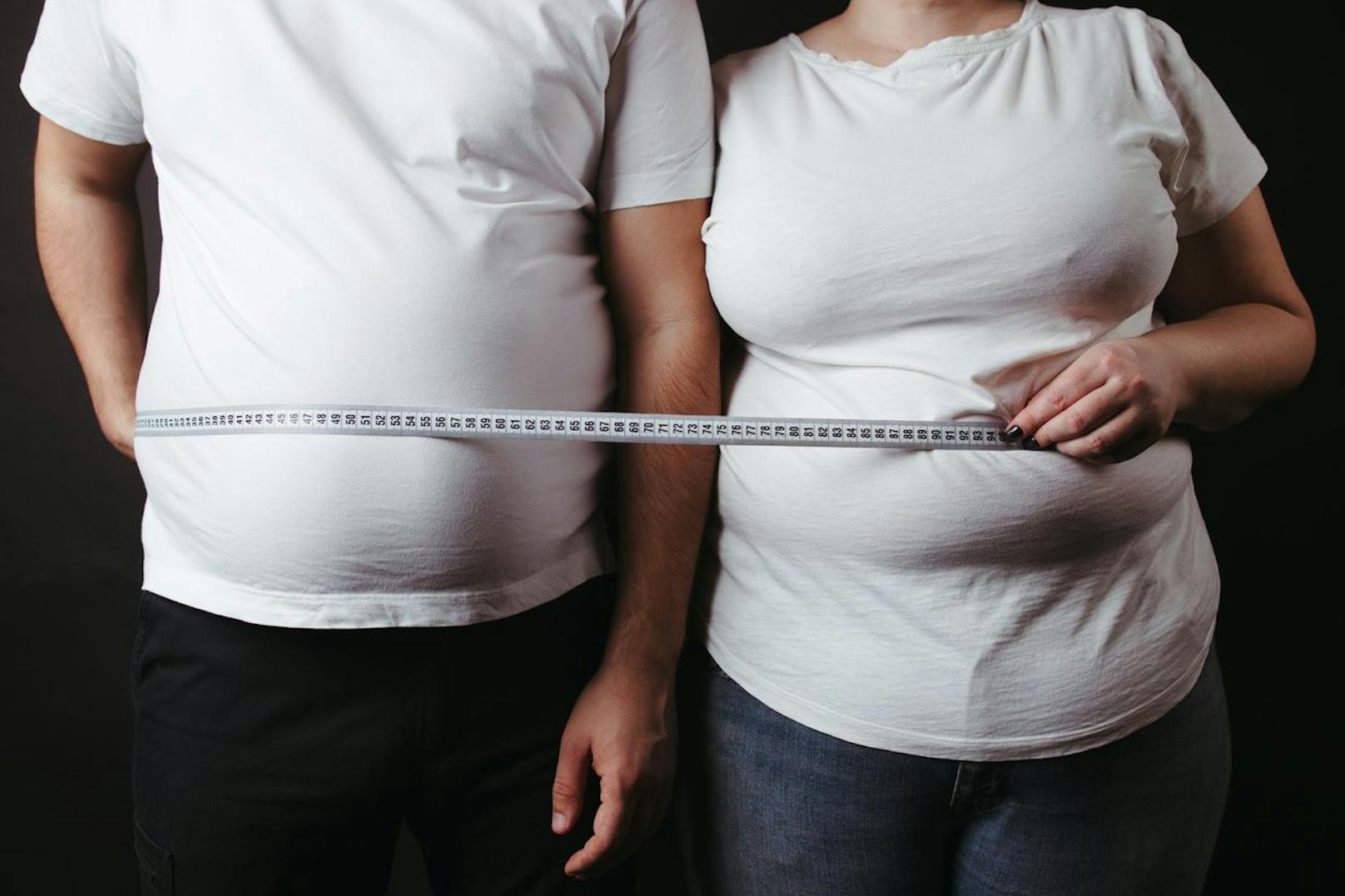 Menschen mit Mehrgewicht haben öfter schwere Krankheitsverläufe oder sterben an Covid-19.<br>