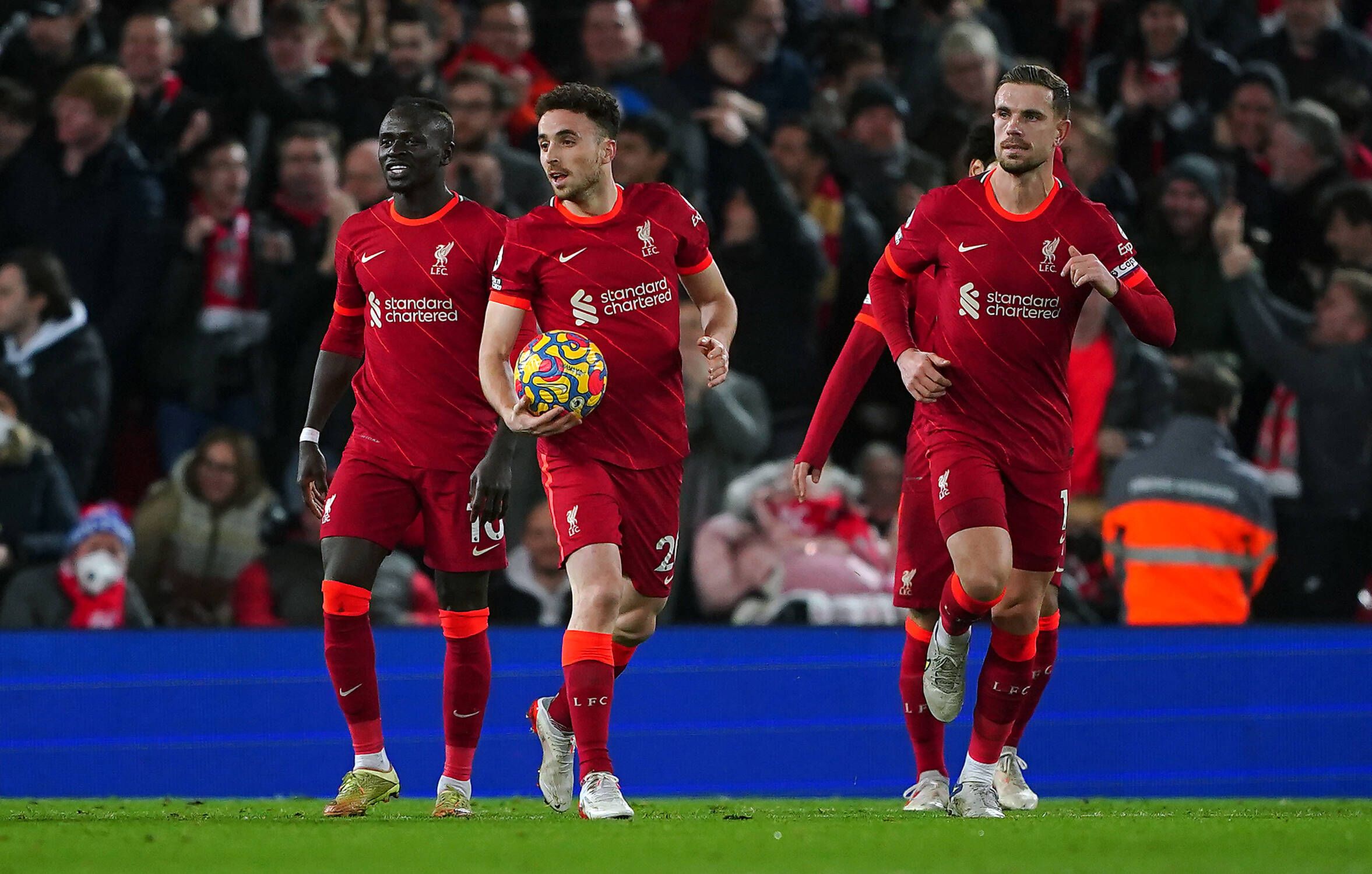 Liverpool schlägt den Vorletzten. 