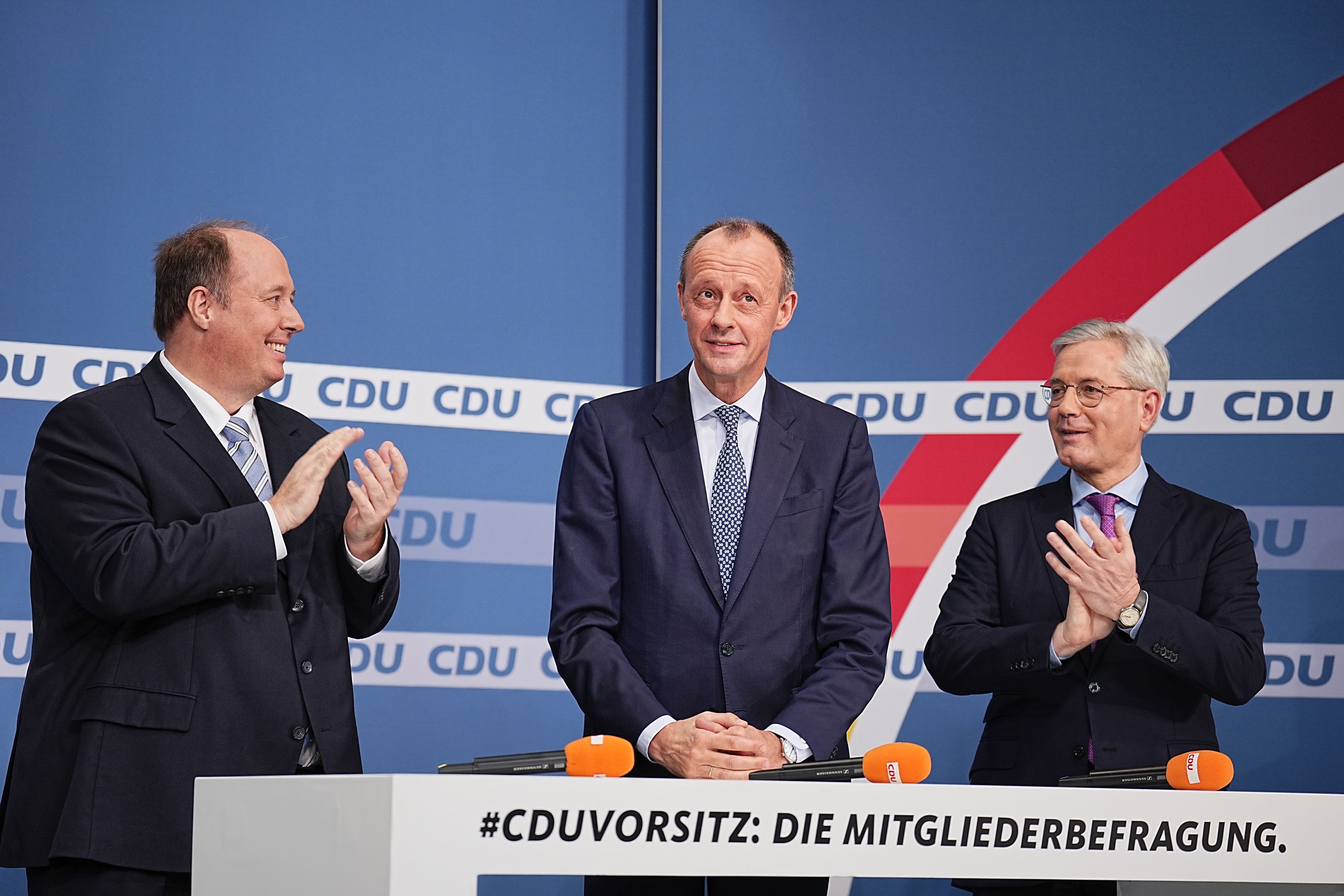 Friedrich Merz (in der Mitte) wird 10. CDU-Chef.