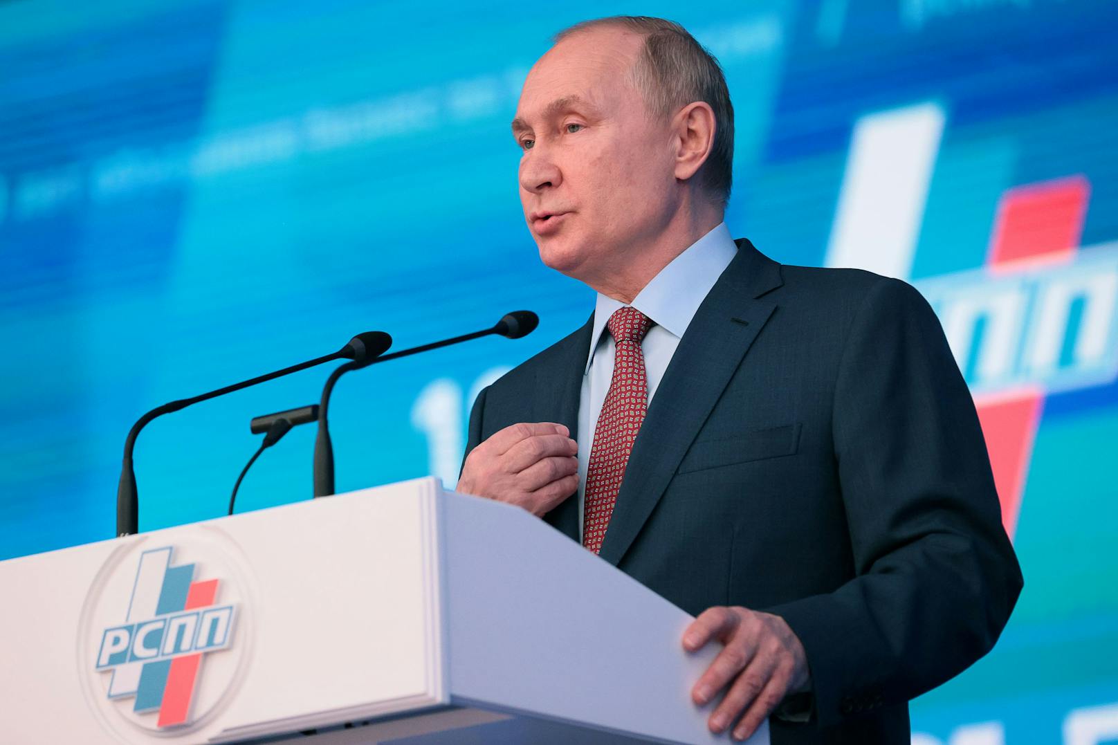 Vladimir Putin gegen Youtube: Der russische Präsident will mit aller Härte gegen die Video-Plattform vorgehen.&nbsp;