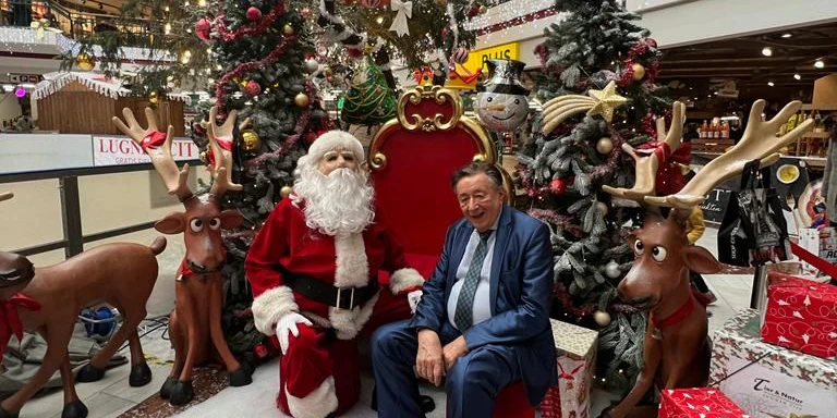Lugner ist das Impf-Christkind.
