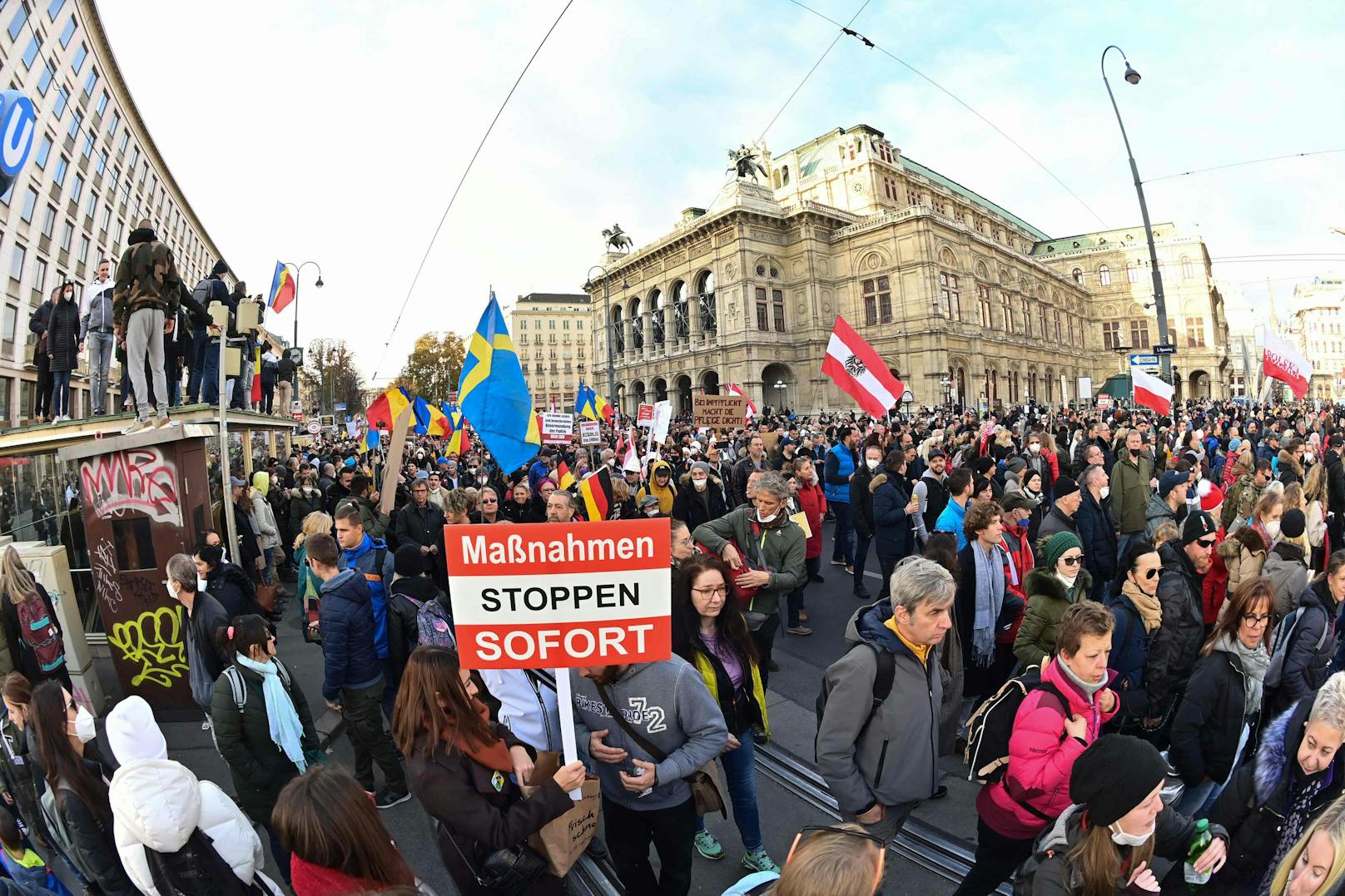 Demo gegen die Corona-Maßnahmen in Wien. Auch für dieses Wochenende sind wieder welche angesagt.