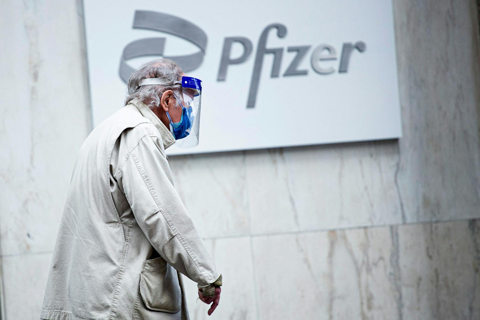 Chefforscher von Pfizer schockt mit Pandemie-Prognose