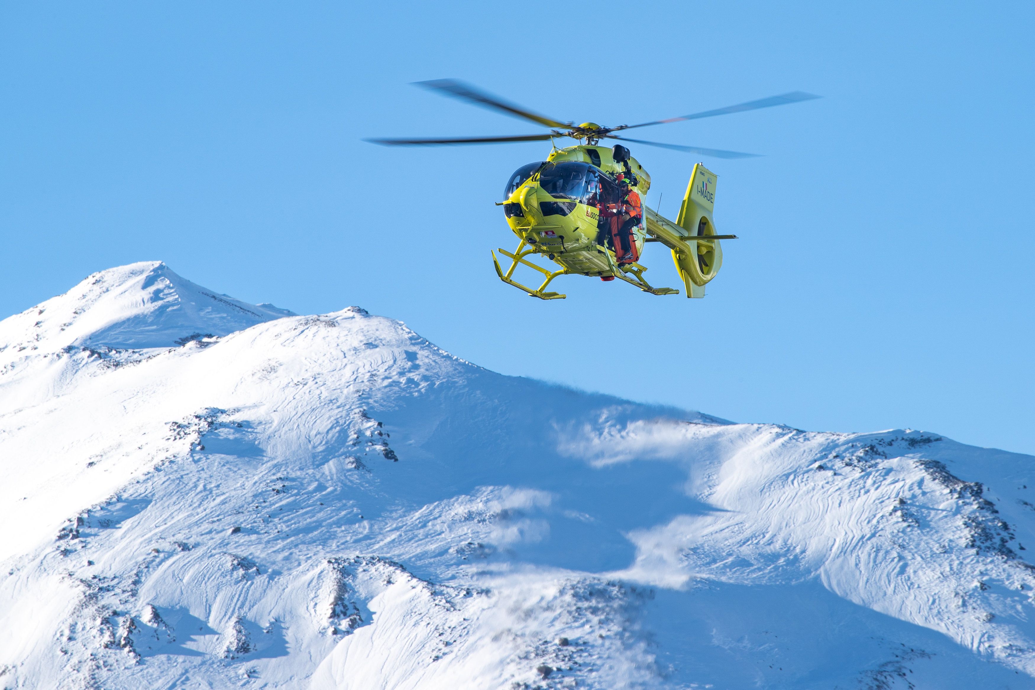 Im steirischen Skigebiet Hauser Kaibling 2 ereigneten sich innerhalb kurzer Zeit zwei Skiunfälle, bei denen drei Personen Verletzungen erlitten.