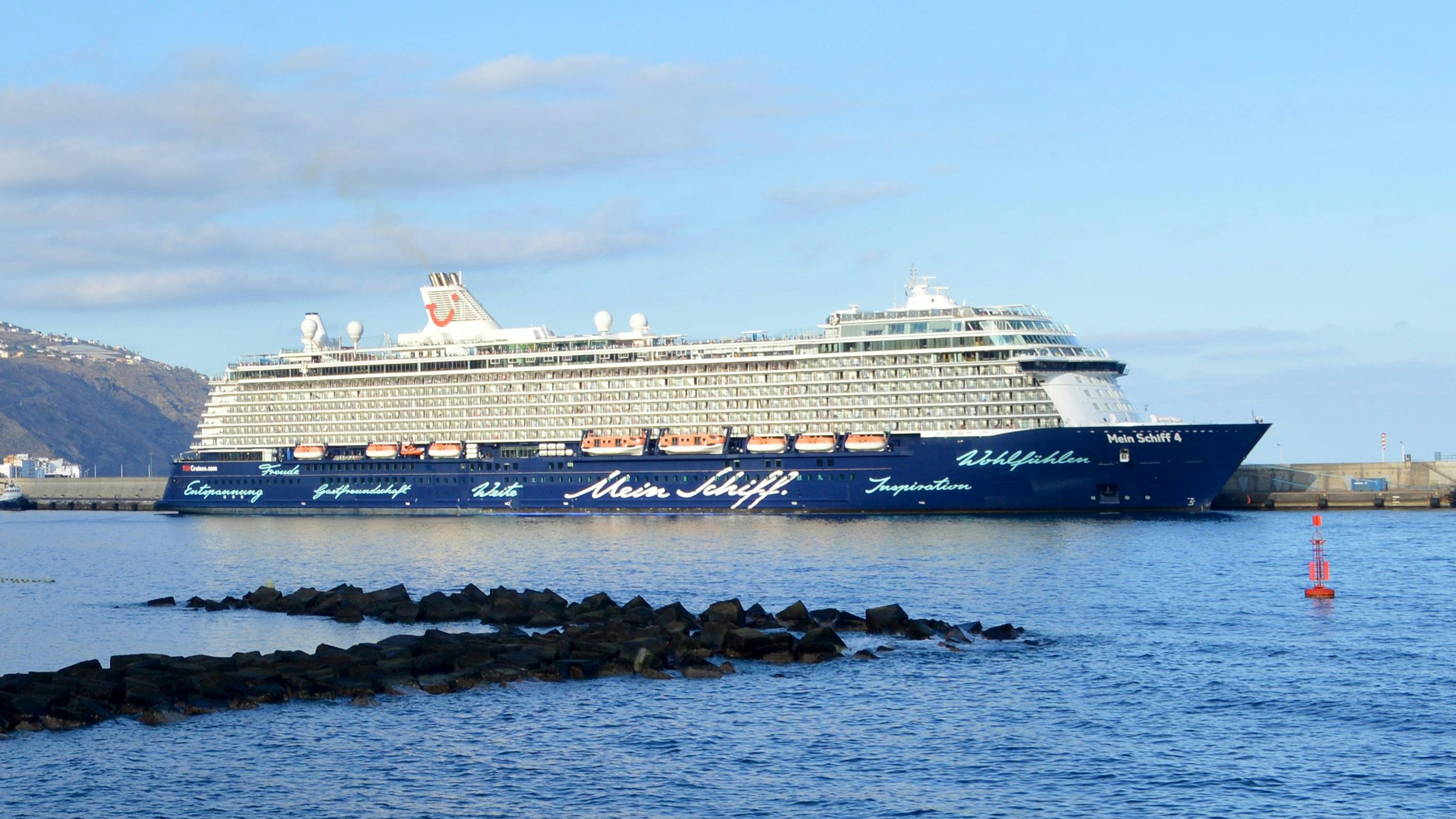 Kreuzfahrtschiff "Mein Schiff 4"