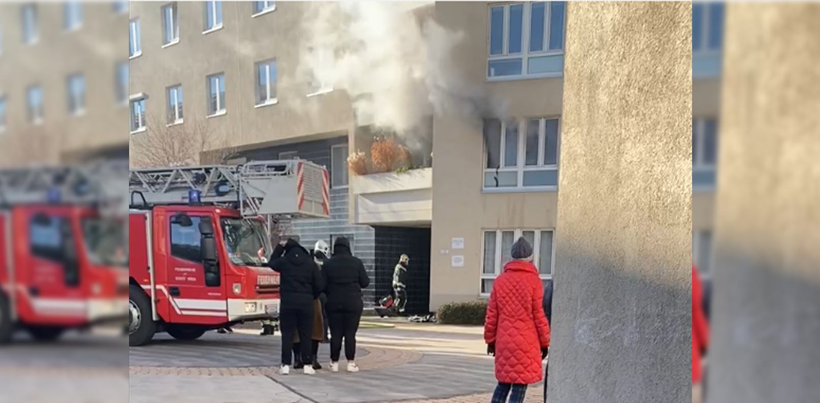 Im Gemeindebau in Wien-Ottakring brannte es Sonntagmittag.