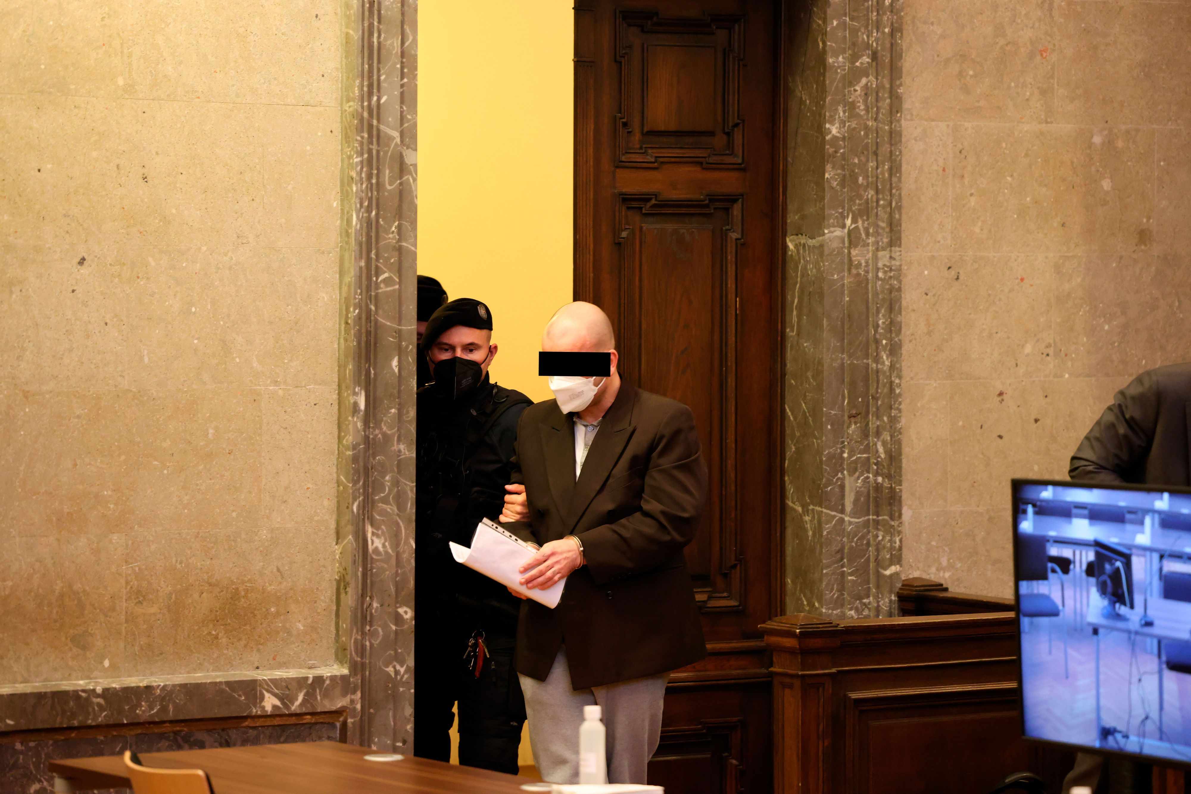 Albert L. soll seine langjährige Partnerin getötet haben.