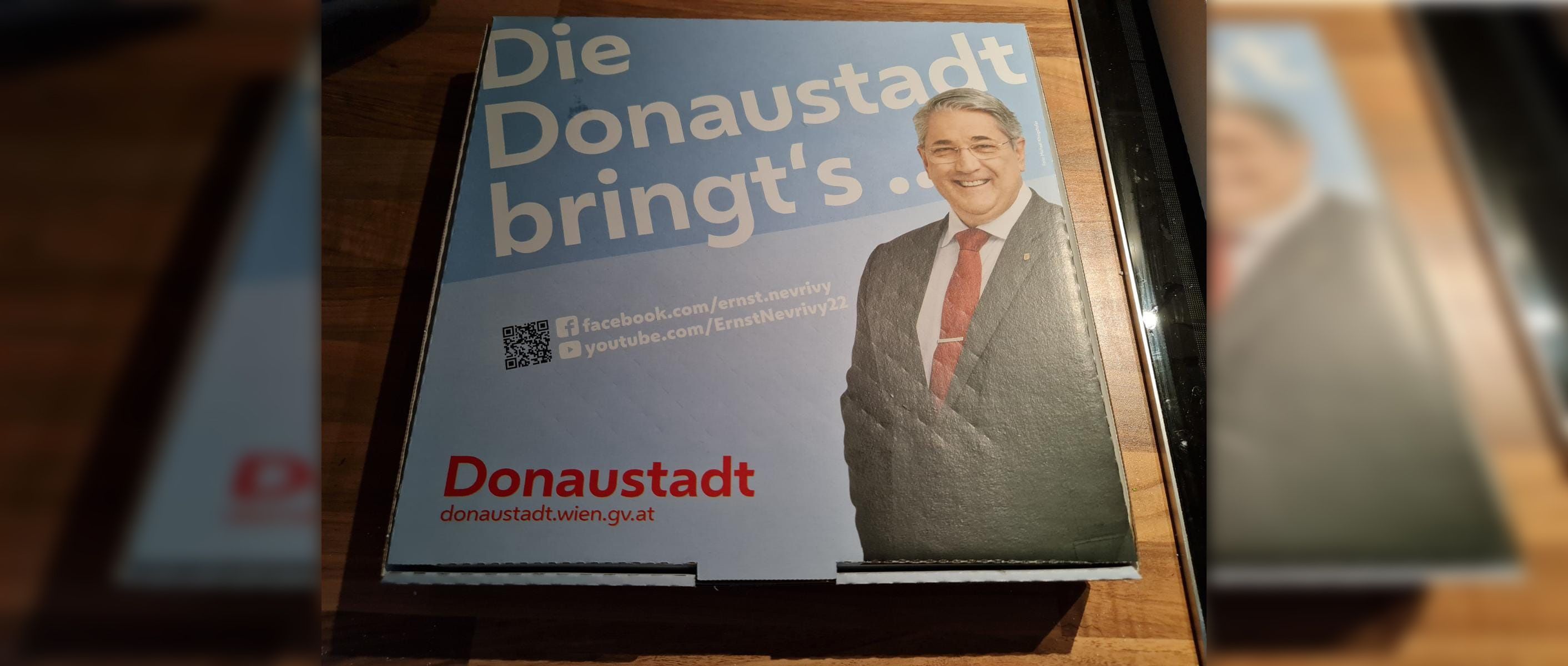 In der Donaustadt sind diese Pizza-Kartons im Umlauf
