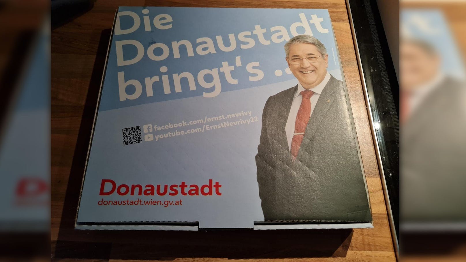 In der Donaustadt sind diese Pizza-Kartons im Umlauf