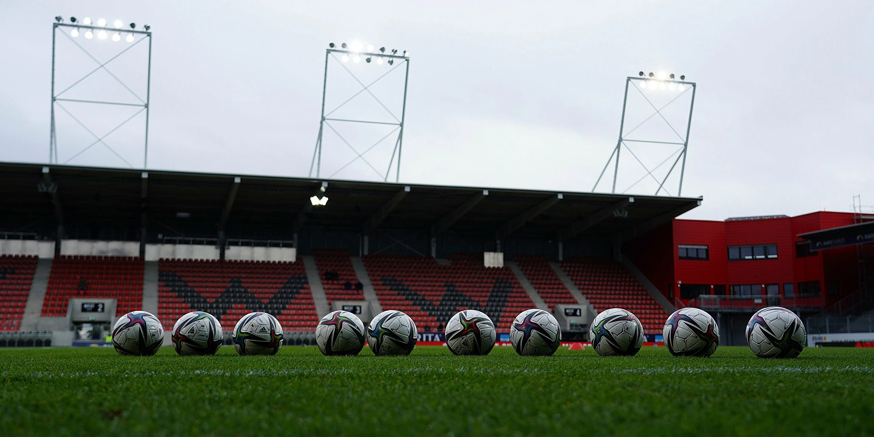 Das Stadion des deutschen Drittligisten SV Wehen Wiesbaden,