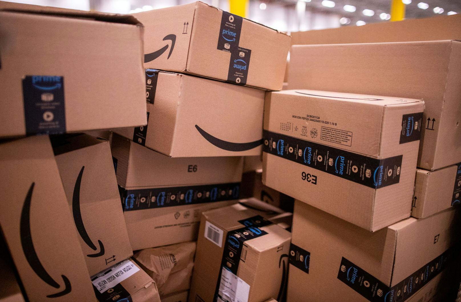 Dutzende aufgerissene Amazon-Pakete in Tirol entdeckt