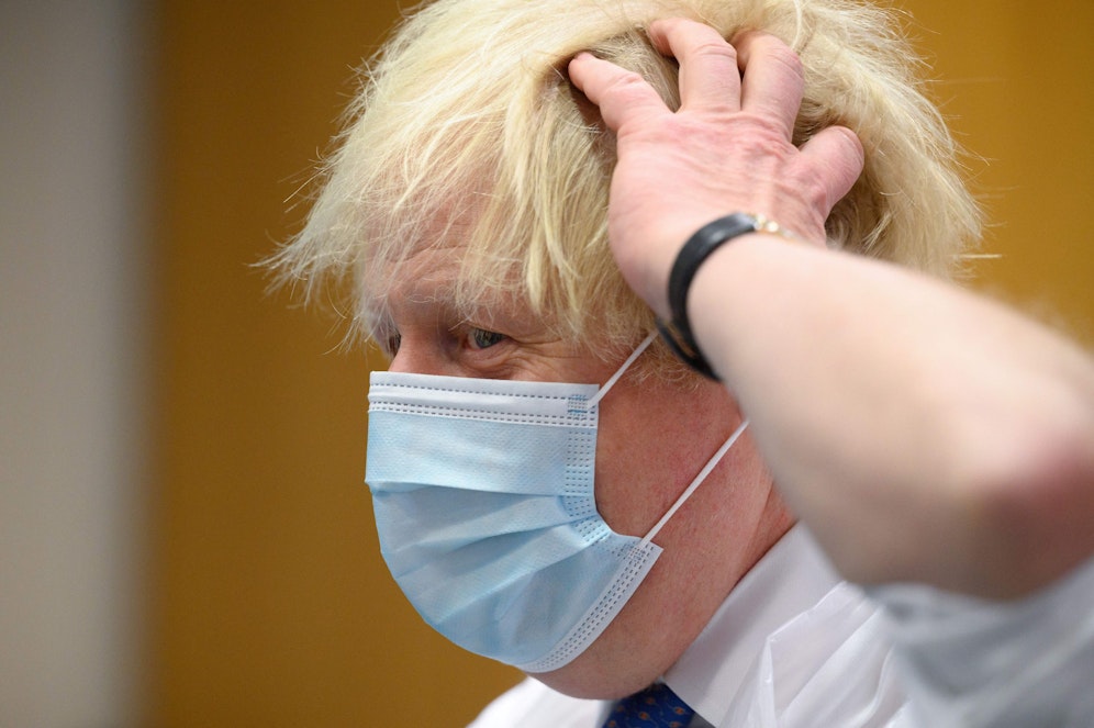 Boris Johnson hat derzeit allen Grund zum Haare raufen, es wird eng für den Premierminister. 