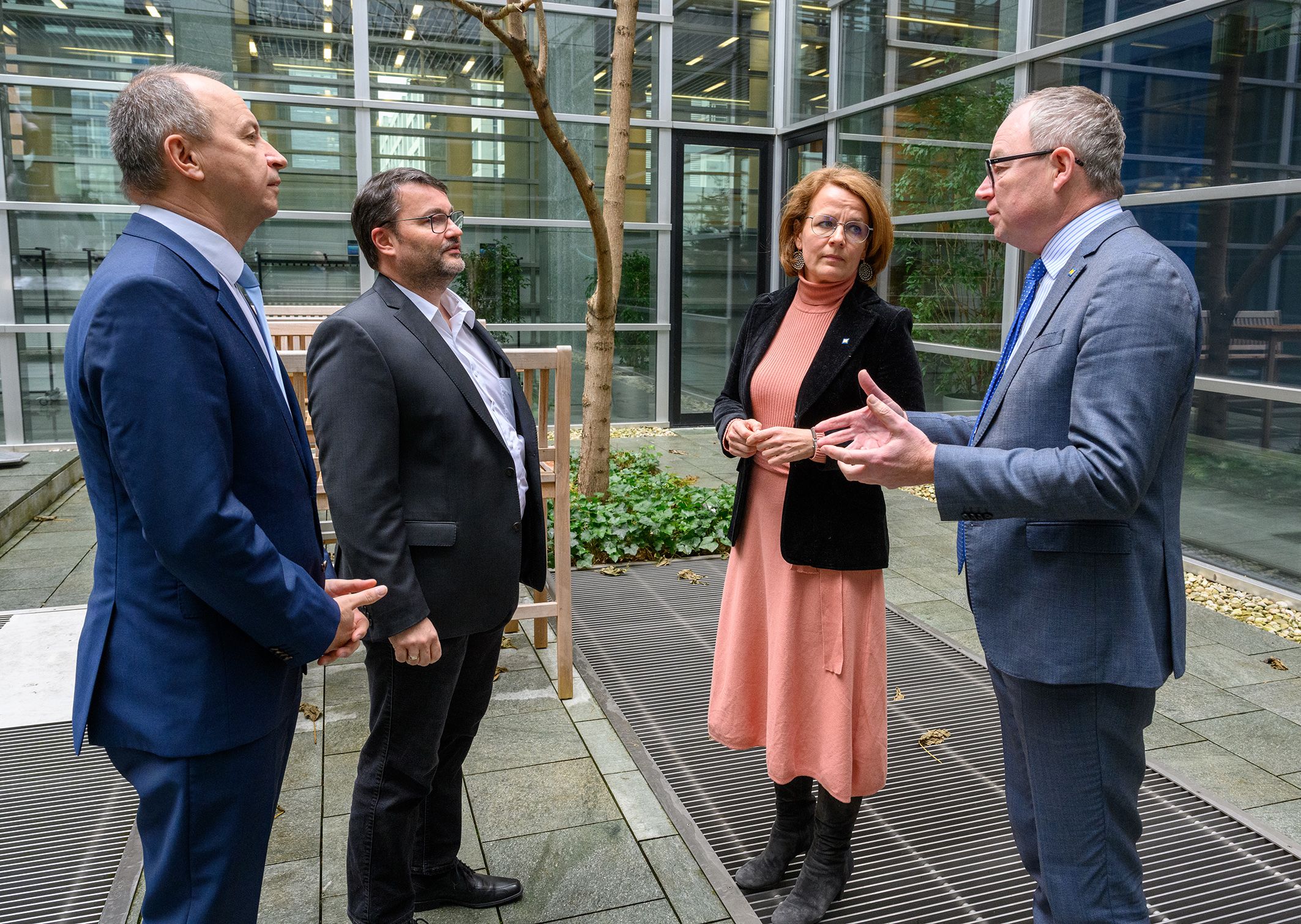 Vorstand der NÖ LGA Konrad Kogler, Vorsitzender des Zentralbetriebsrat Gottfried Feiertag, Christiane Teschl-Hofmeister und Stephan Pernkopf