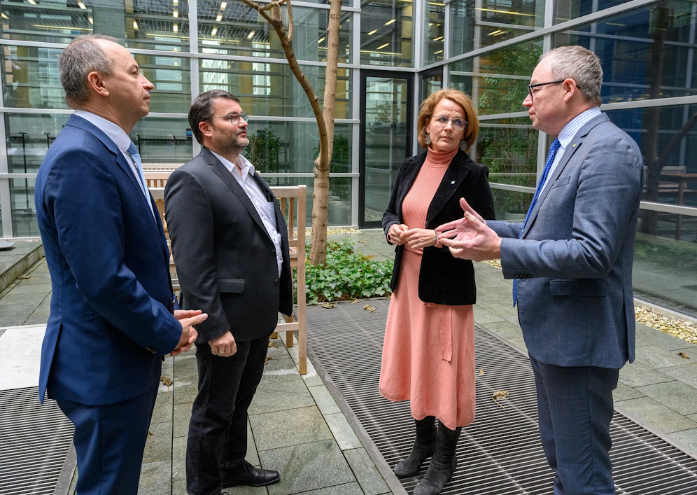 Vorstand der NÖ LGA Konrad Kogler, Vorsitzender des Zentralbetriebsrat Gottfried Feiertag, Christiane Teschl-Hofmeister und Stephan Pernkopf