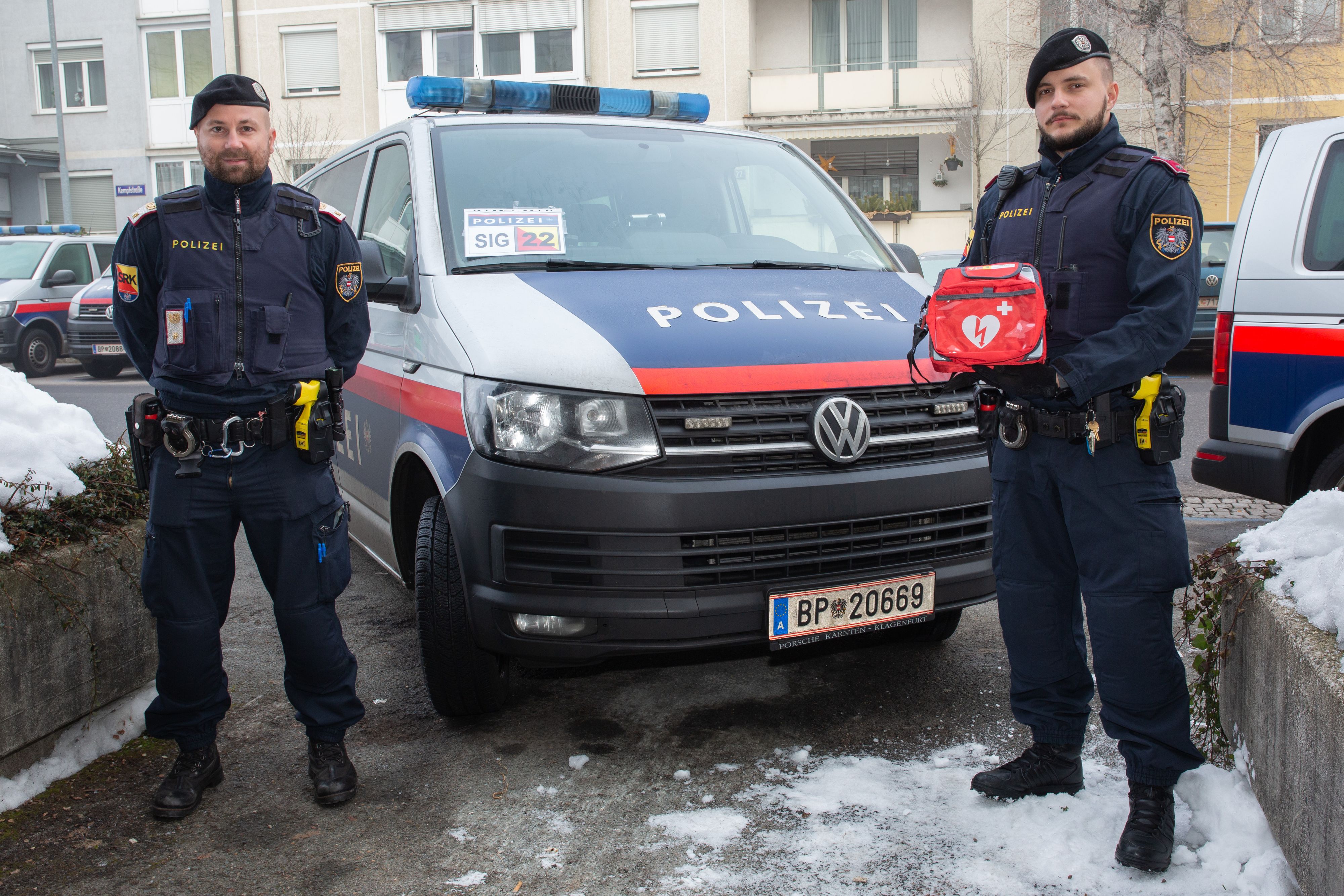 Die beiden Polizisten wurden durch Zufall zu Lebensrettern.