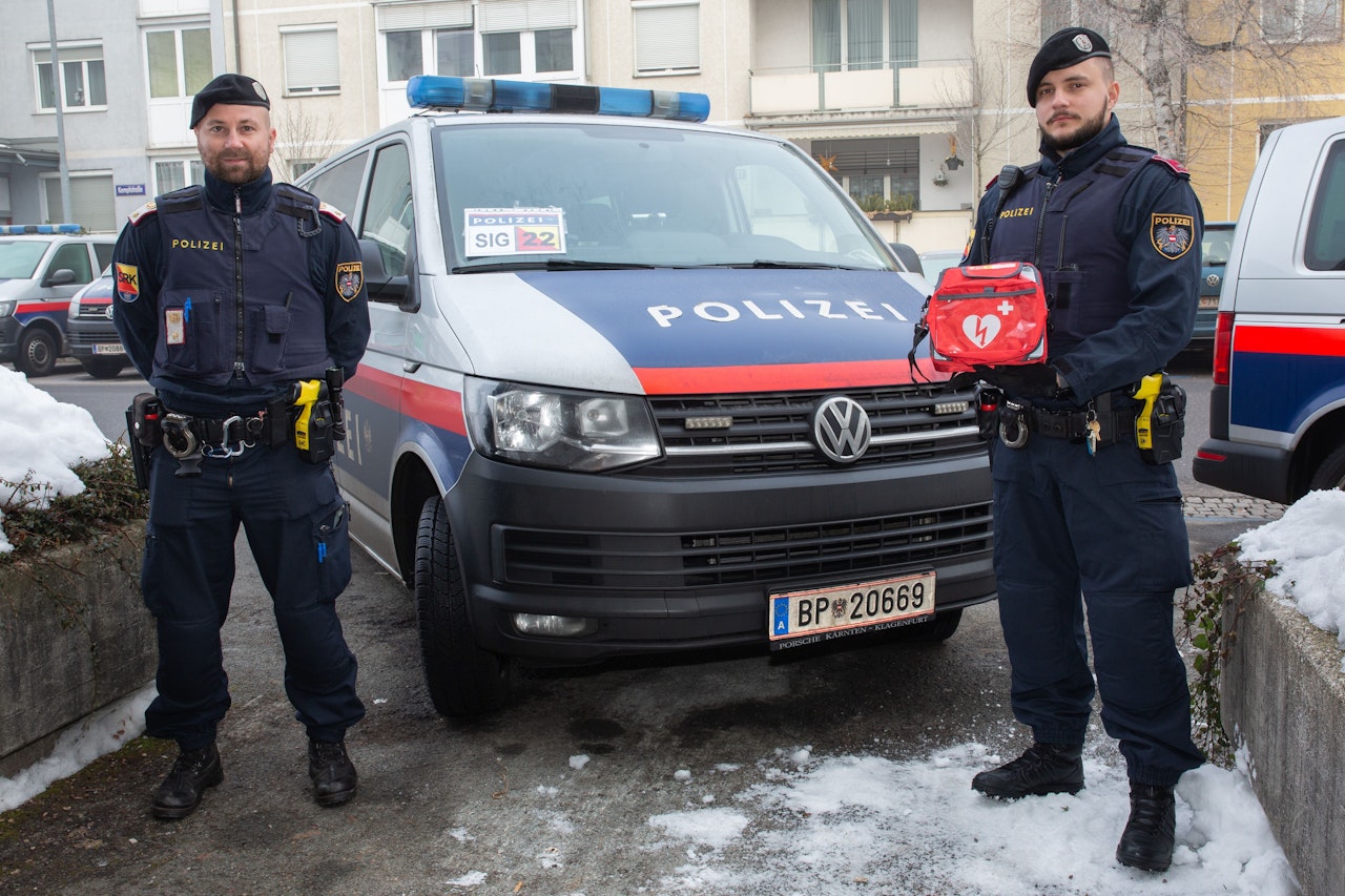 Heute.at - Polizisten wurden am 4. Adventsonntag zu Lebensrettern