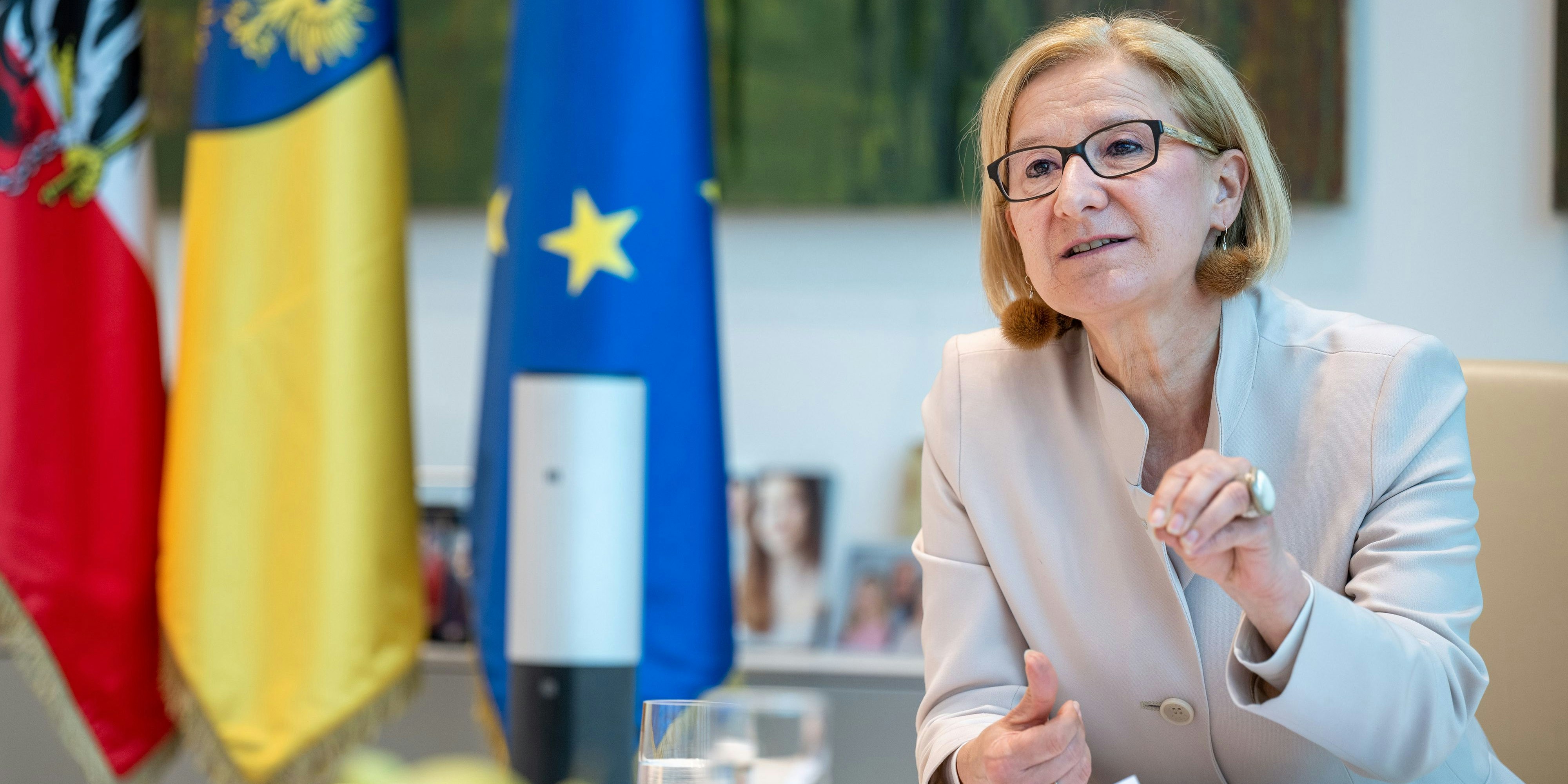 Die Landeshauptfrau im Interview.