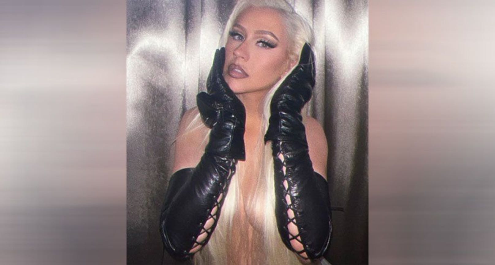 Christina Aguilera überrascht Fans mit Oben-Ohne-Fotos
