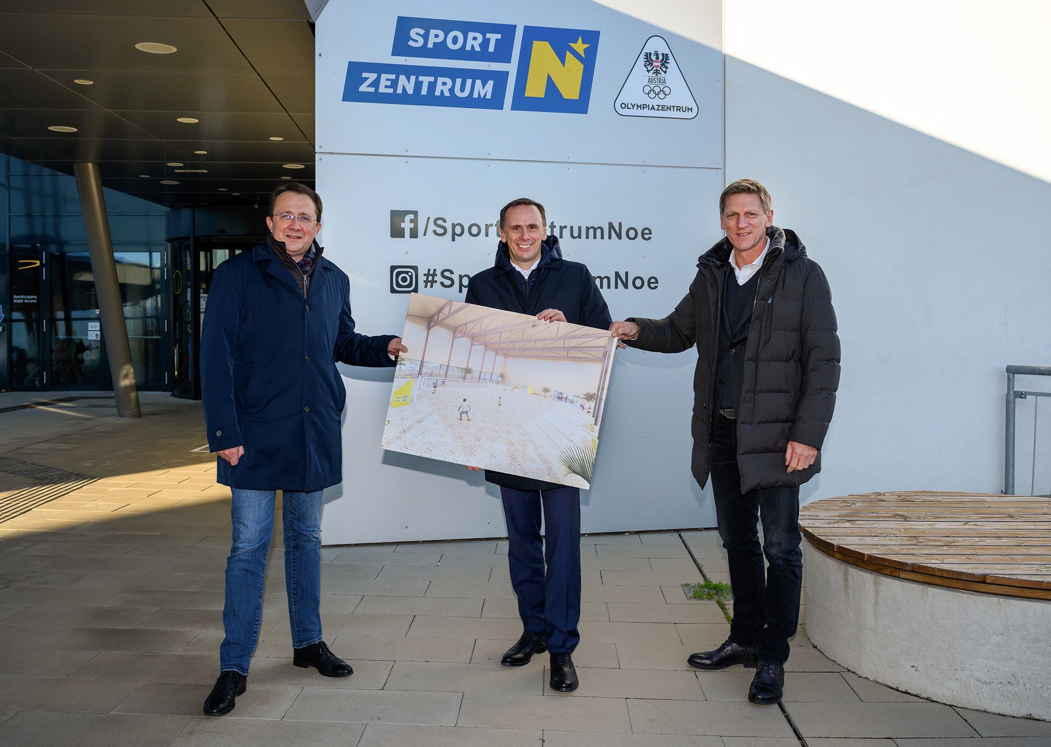 Bürgermeister Matthias Stadler, Sportlandesrat Jochen Danninger und Gernot Leitner (Präsident Österreichischer Volleyballverband)