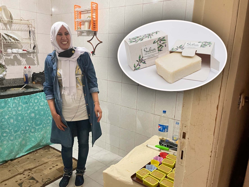 Midia produziert in ihrer Seifenküche nachhaltige Seifen, die man in Wien kaufen kann.
