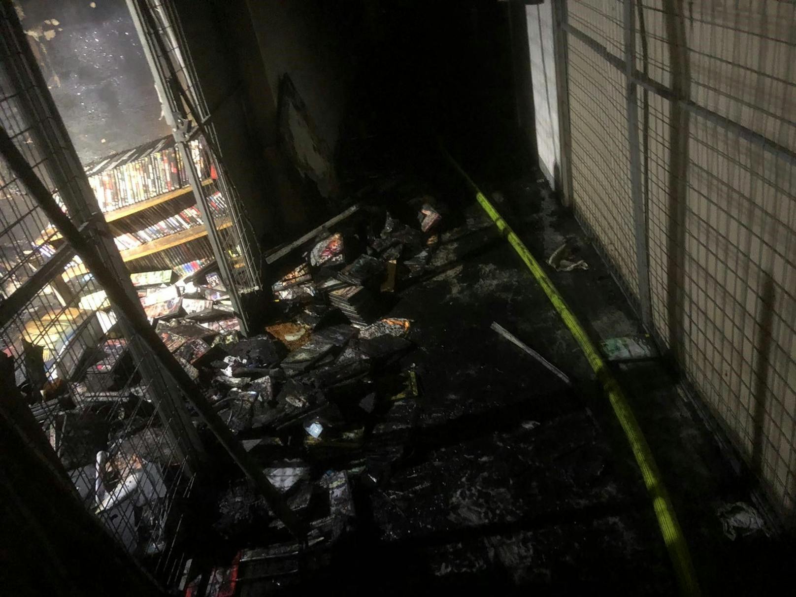 Brand in Keller von Wohnhausanlage