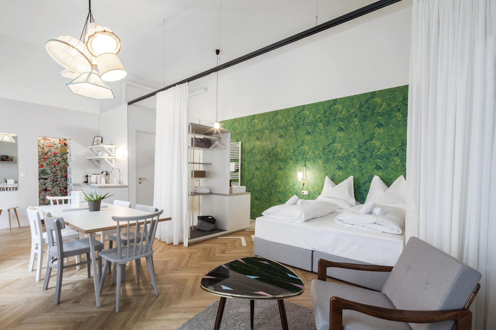 Mitspielen und mit ein wenig Glück zu zweit im Grätzlhotel am Karmelitermarkt in Wien-Leopoldstadt verweilen.