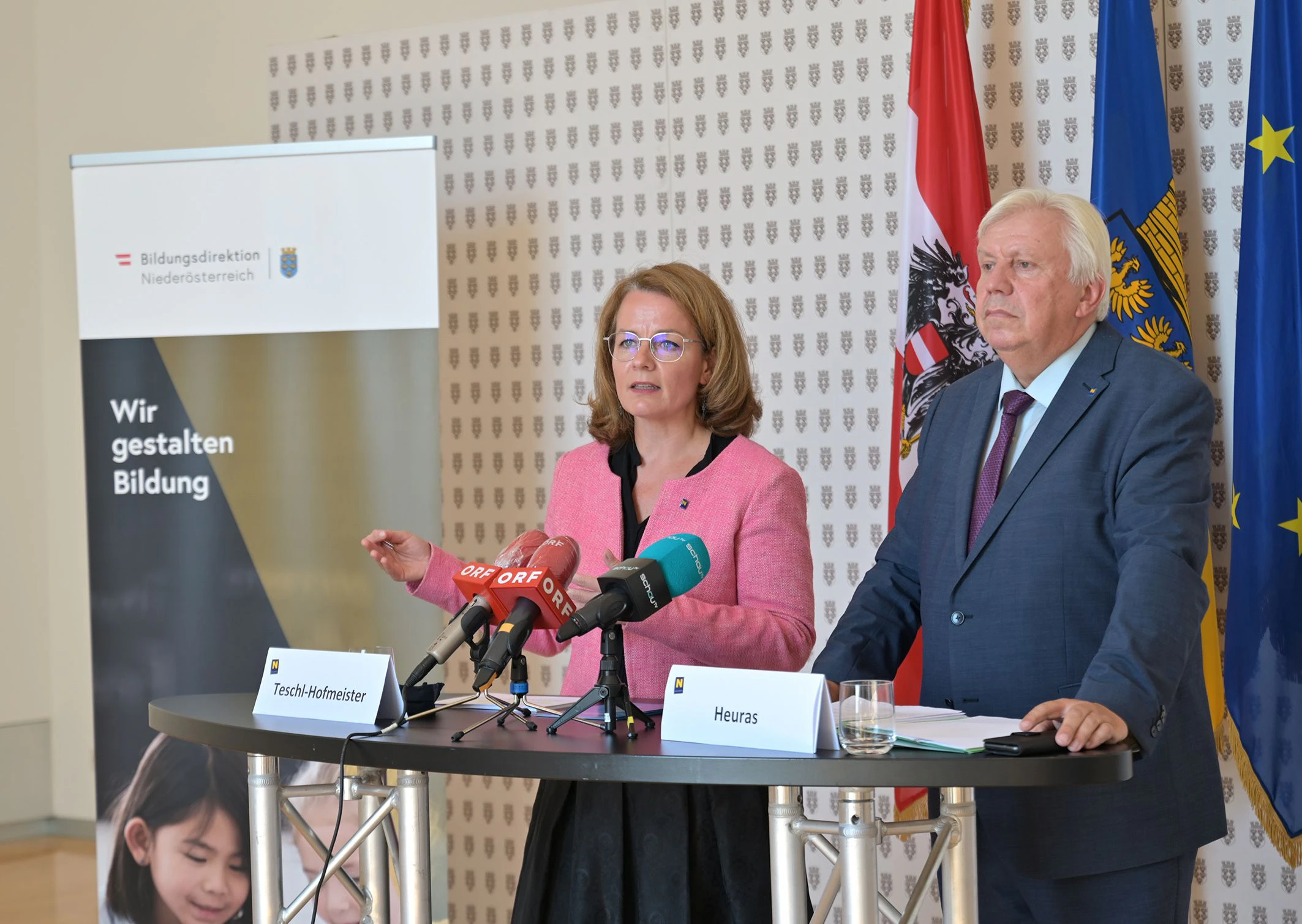 Landesrätin Teschl-Hofmeister und Bildungsdirektor Heuras
