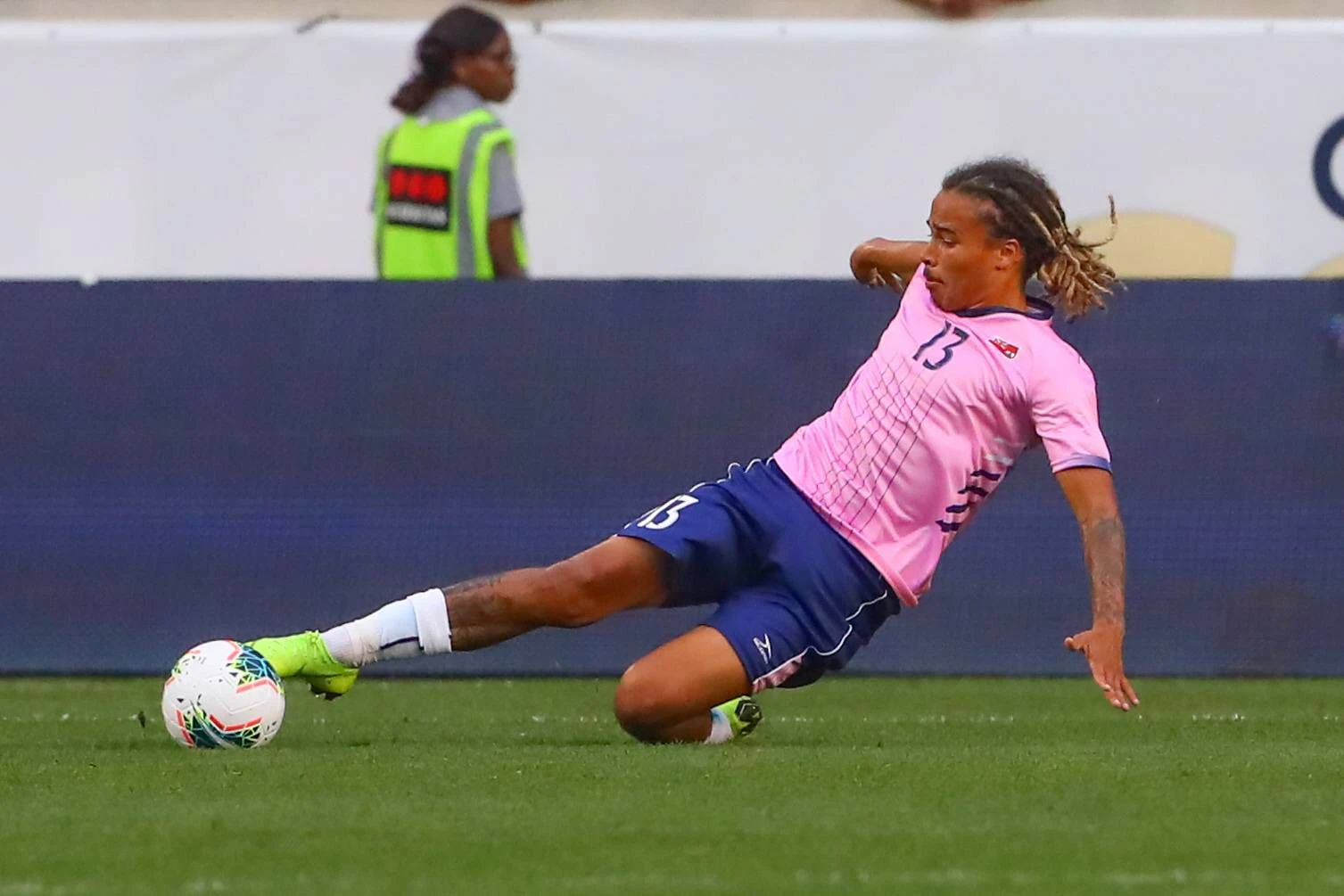 Osagi Bascome im Dress des Nationalteams der Bermudas.