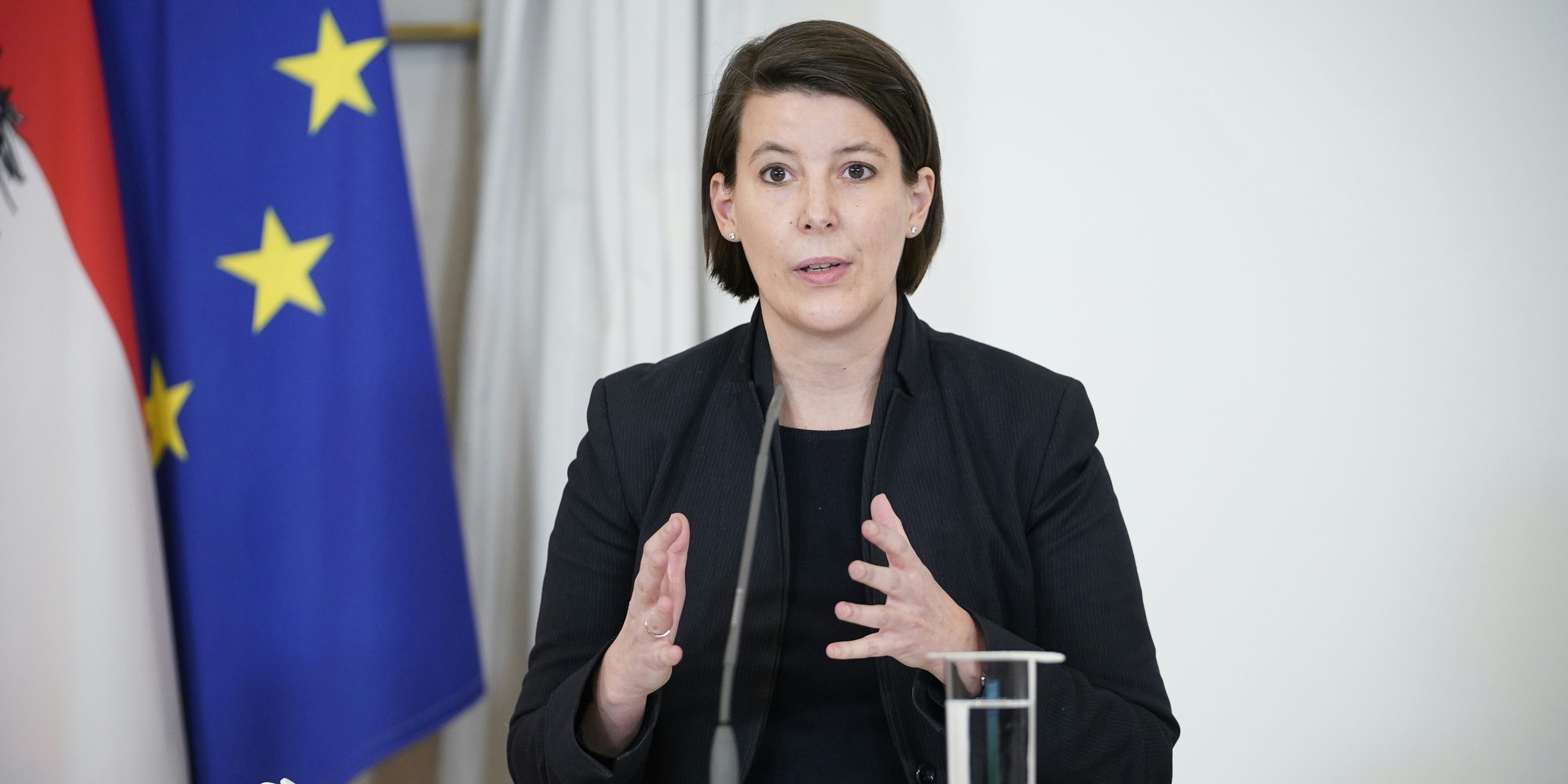 Gecko-Leiterin Katharina Reich verkündete die neuen Omikron-Regeln. Der zweite Leiter ist erkrankt.