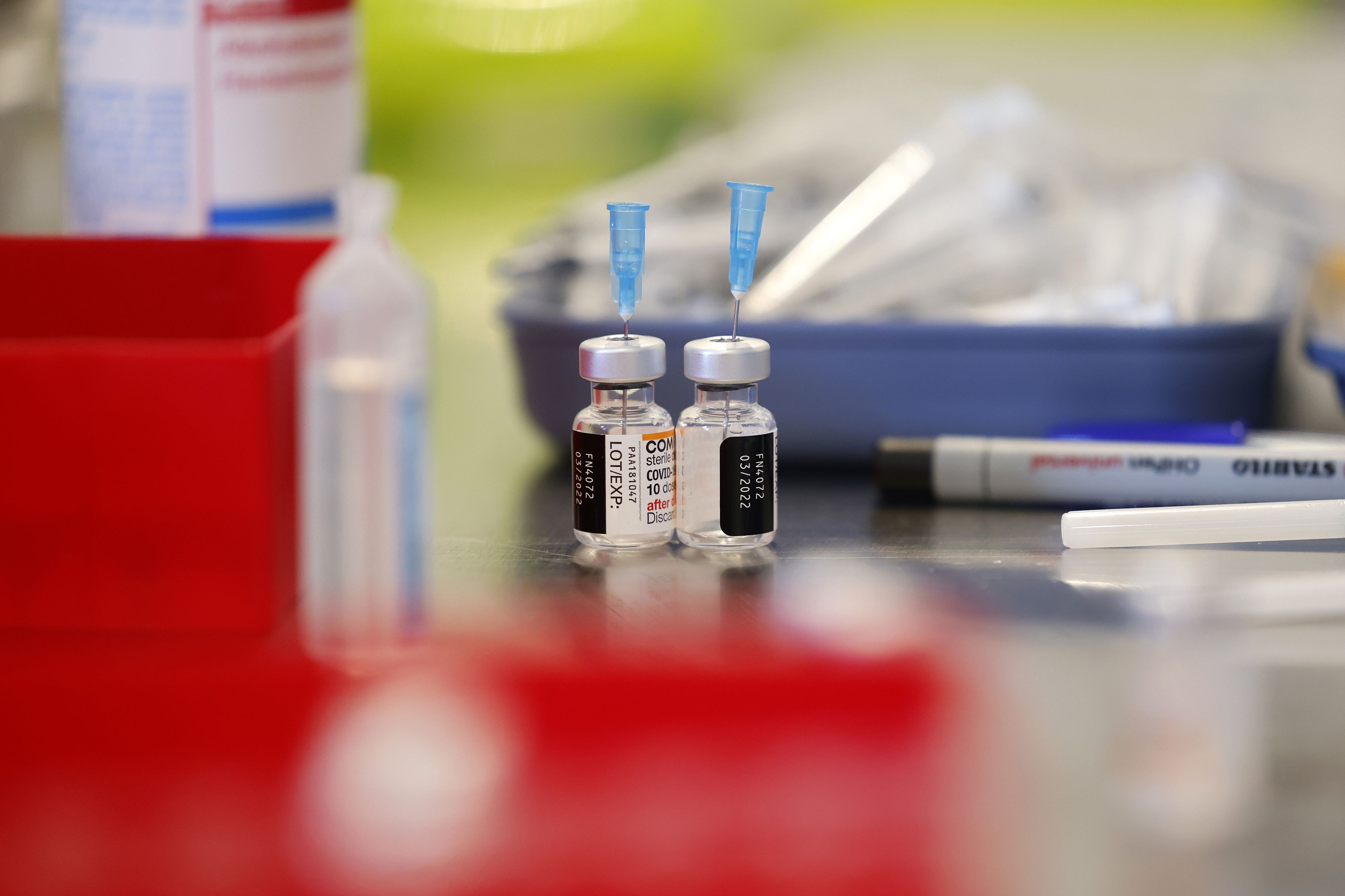 Eine Ärztin hat abgelaufene Modern-Dosen verimpft.