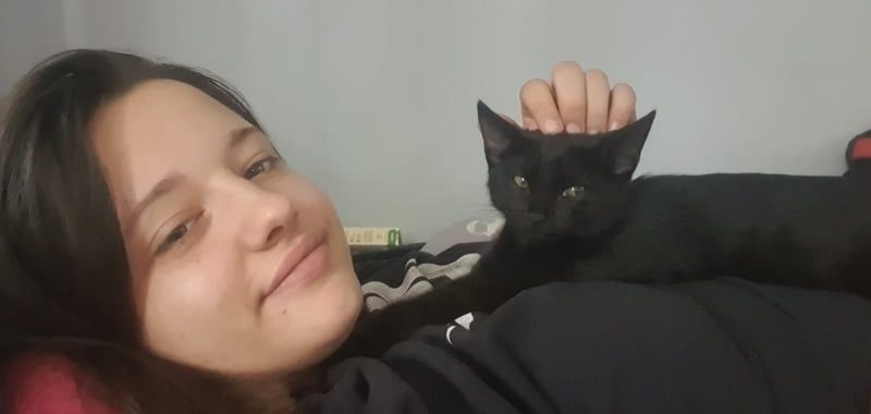 Ein Bild aus glücklichen Tagen: Leah mit ihrem Kater Odin.