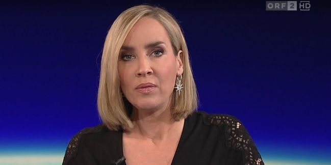 Der Ohrschmück dürfte einen Tag vor Heiligabend nicht zufällig ausgewählt worden sein.