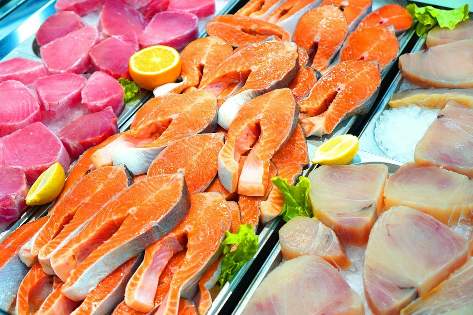 Aber nicht nur rote Fleischsorten halten dich warm. Auch Fischsorten wie Thunfisch, Kabeljau und Forelle spenden dir Wärme.