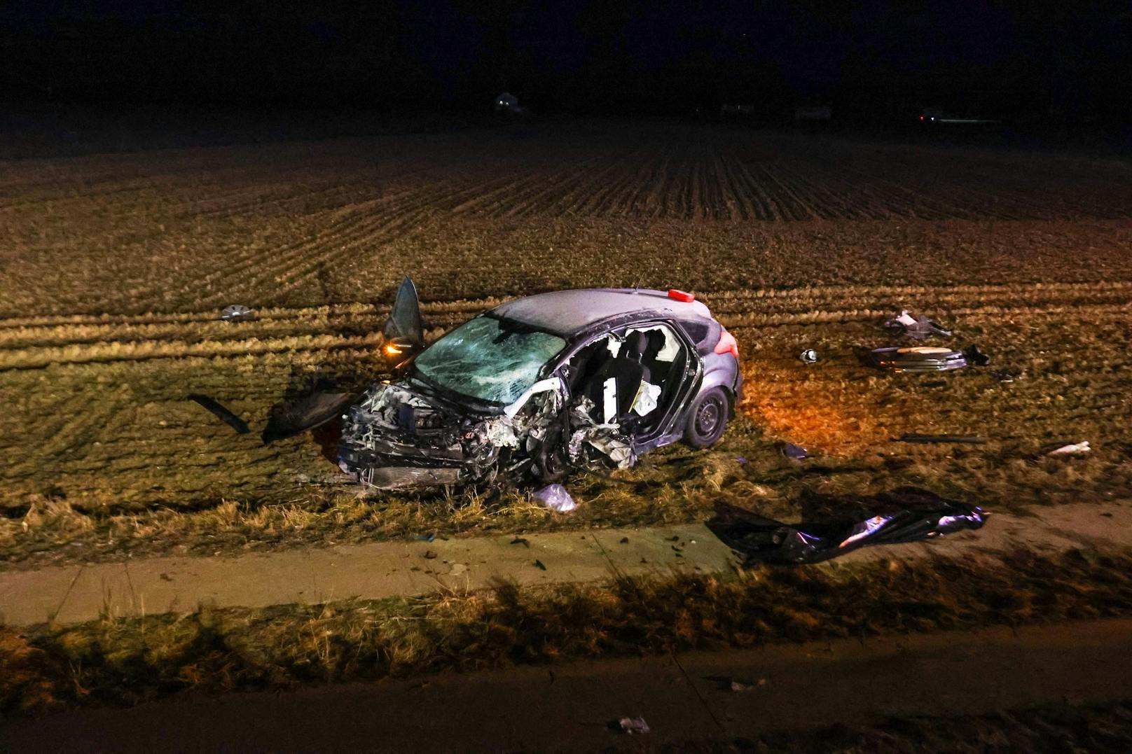 In der Nacht auf Donnerstag ist es in St. Peter am Hart (Bezirk Braunau) zu einem tödlichen Verkehrsunfall gekommen.