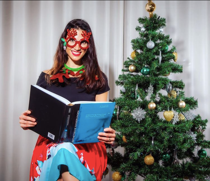 Ein wahrer Weihnachtself ist Ärztin Kristina Worseg. 