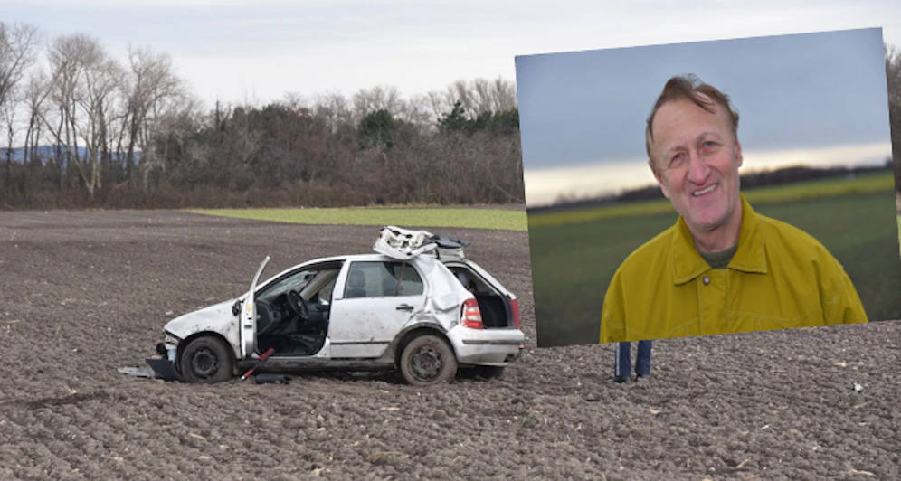 Teodor Matei befreit die Frau aus dem Wagen.