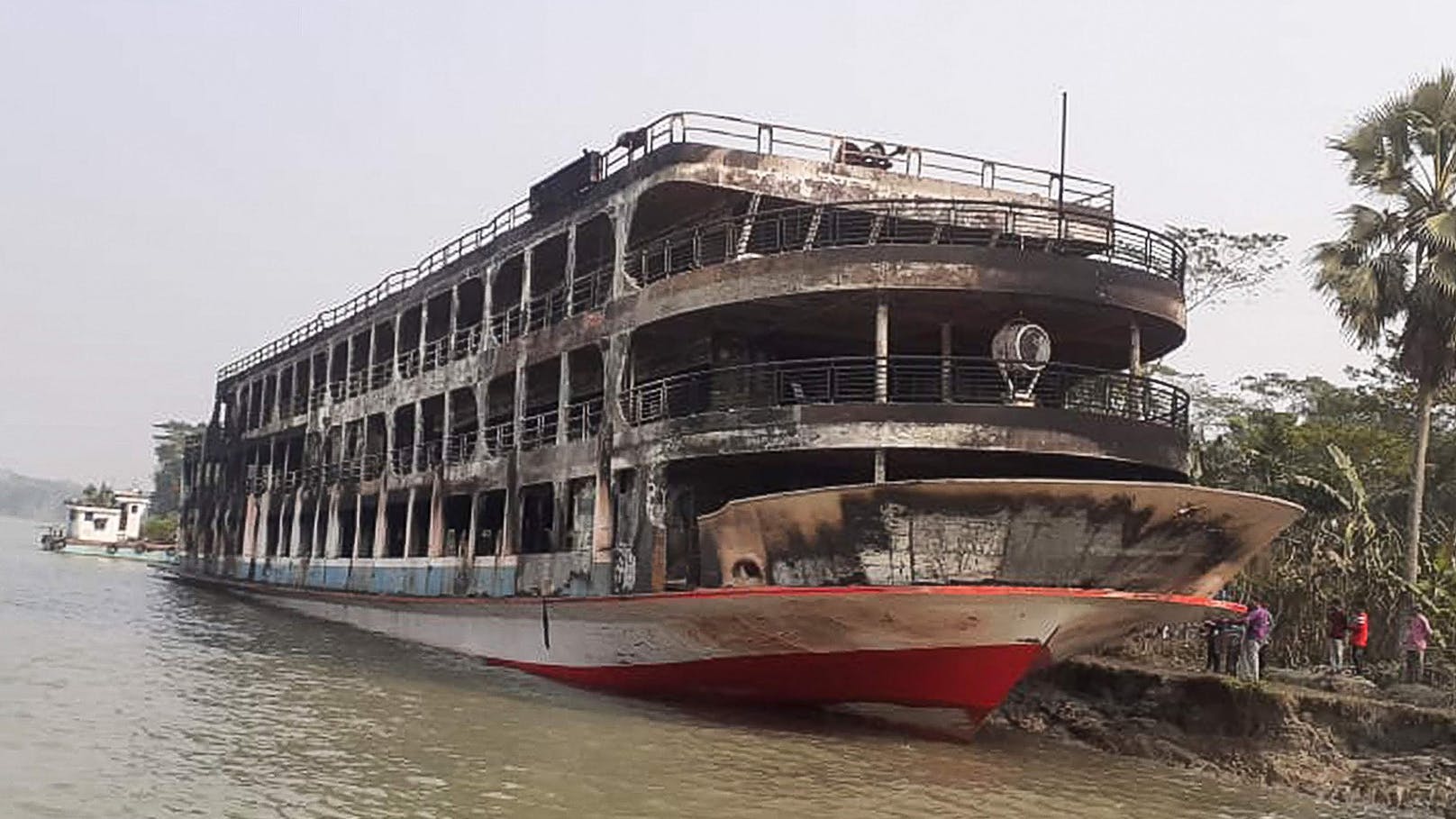 In Bangladesch sind bei einem Schiffsbrand mindestens 39 Menschen ums Leben gekommen.