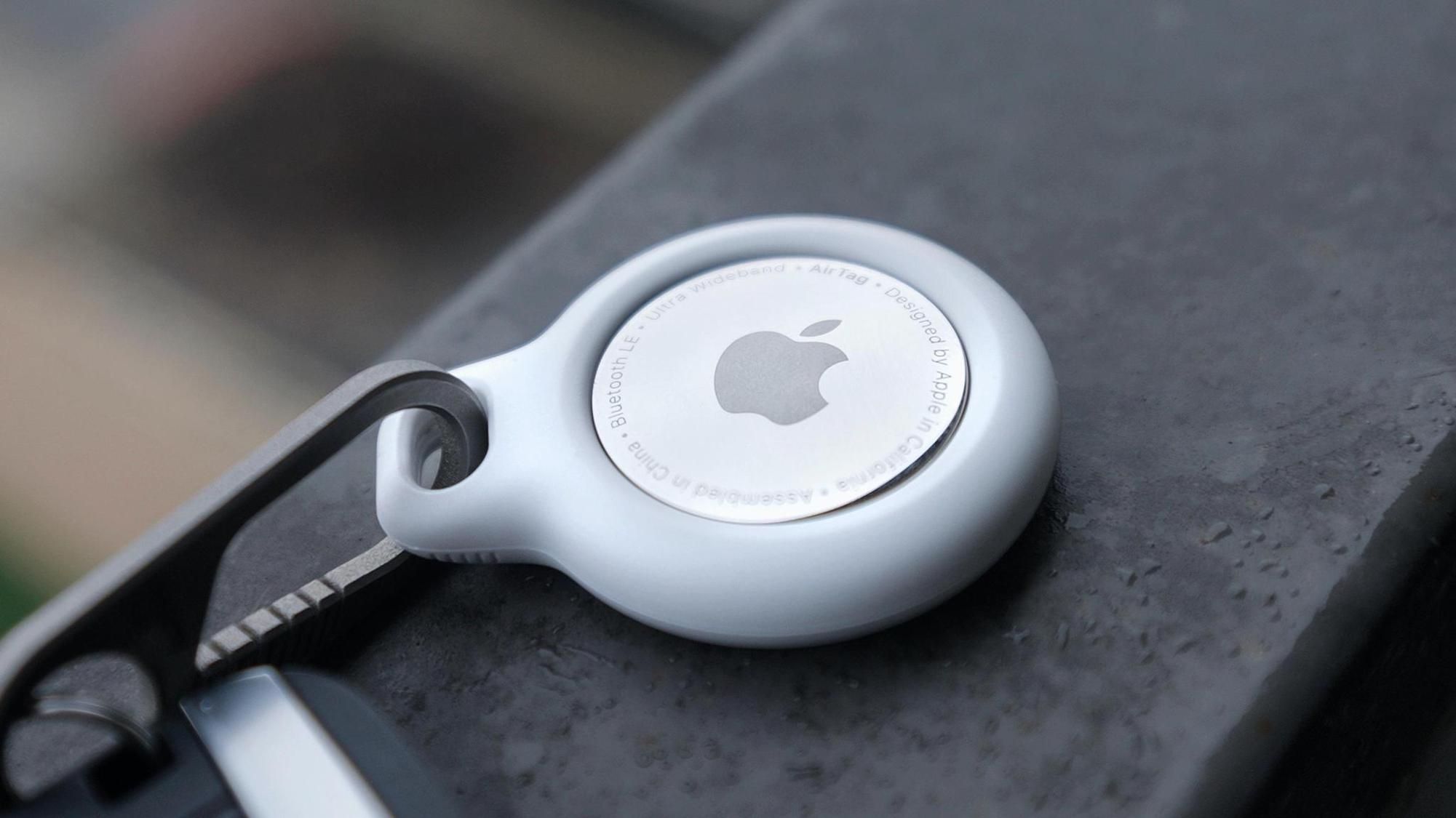 Man kann sie an Gegenständen befestigen, sodass man deren Standort bestimmen kann.