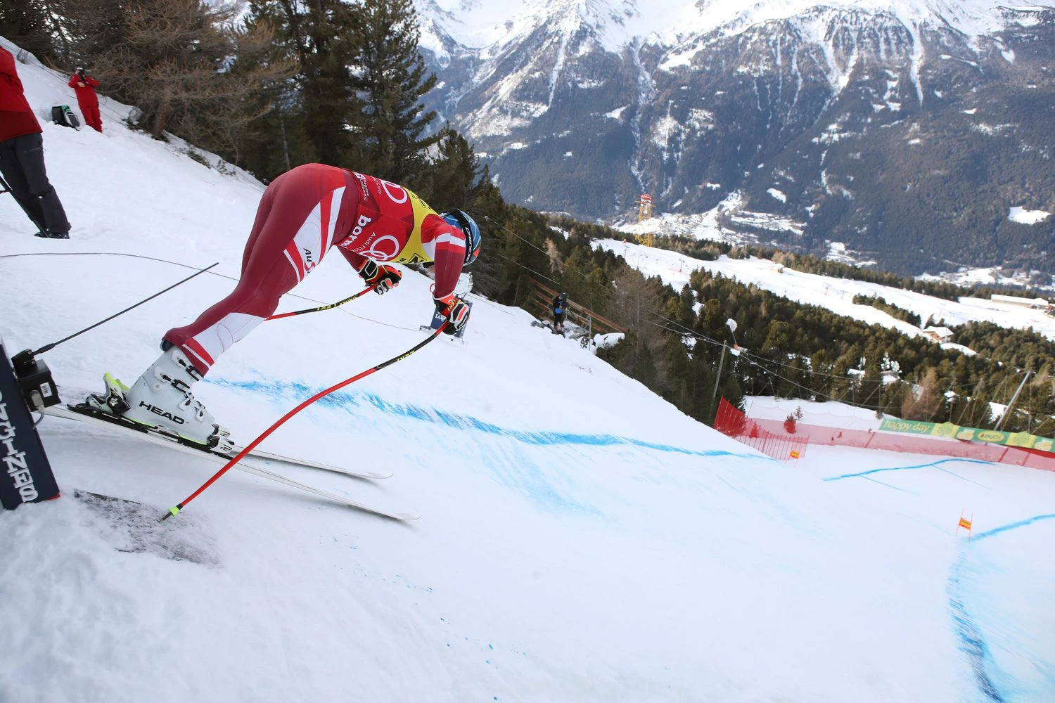 Matthias Mayer stößt sich am Sonntag aus dem Bormio-Starthaus.