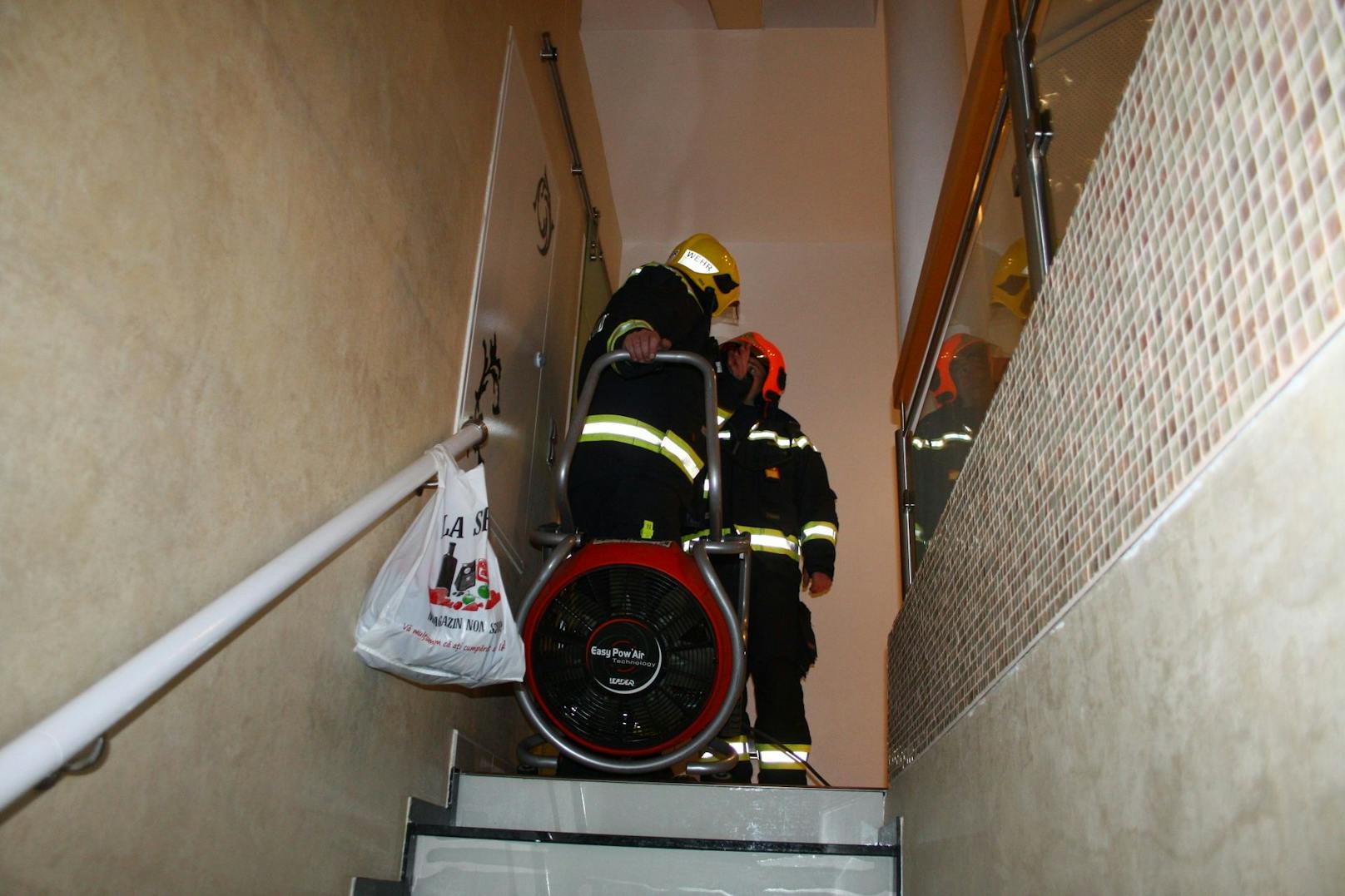 Kellerbrand in Wr. Neustadt verhindert: Die Feuerwehr im Einsatz