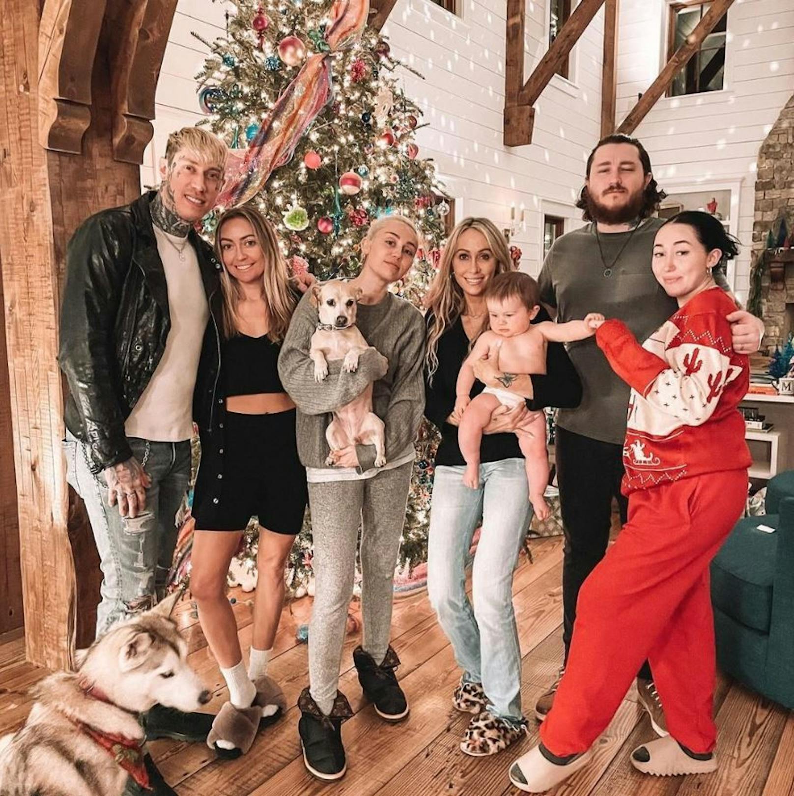 Miley Cyrus mit ihrer Familie