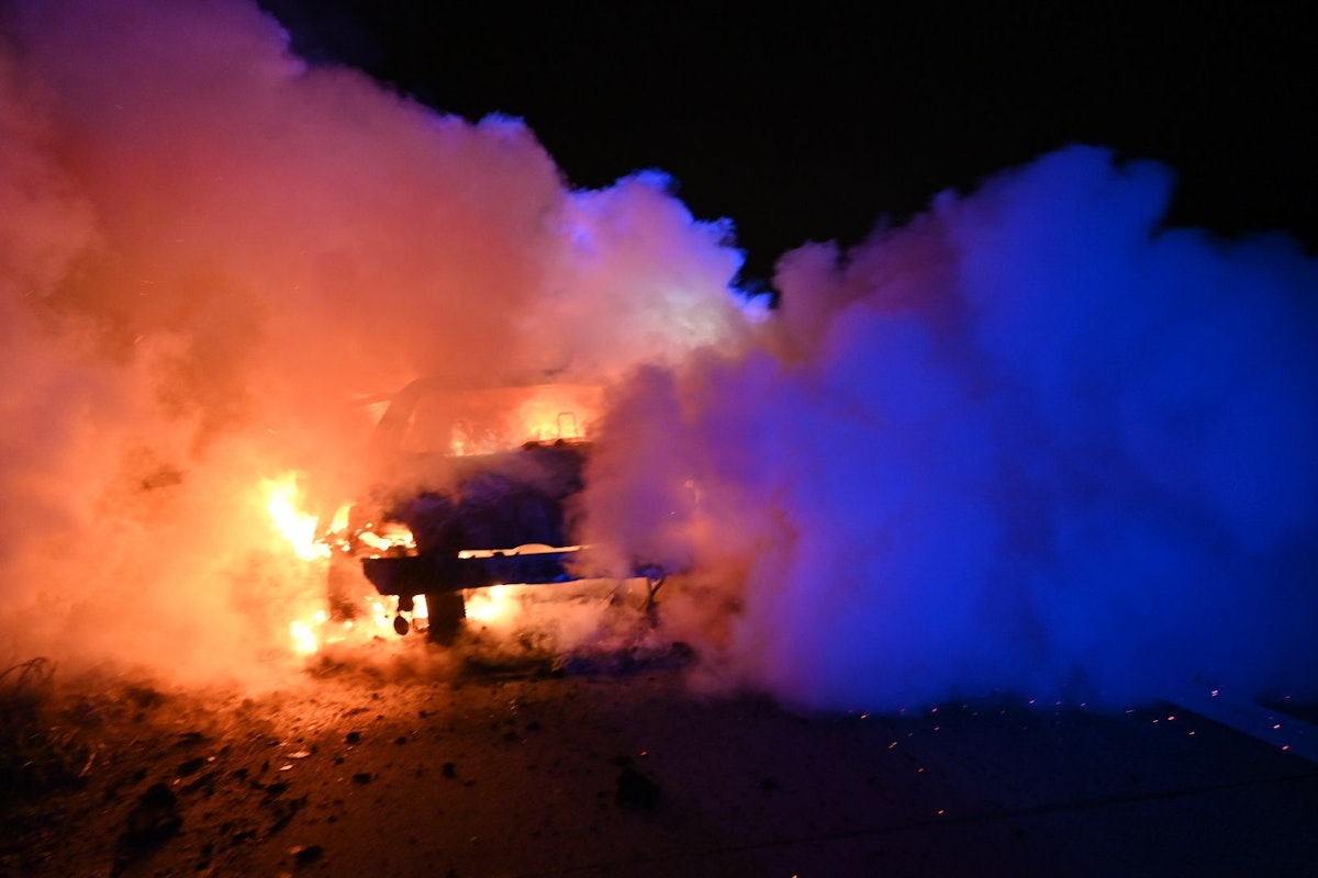 Das Fahrzeug stand schnell in  Vollbrand.