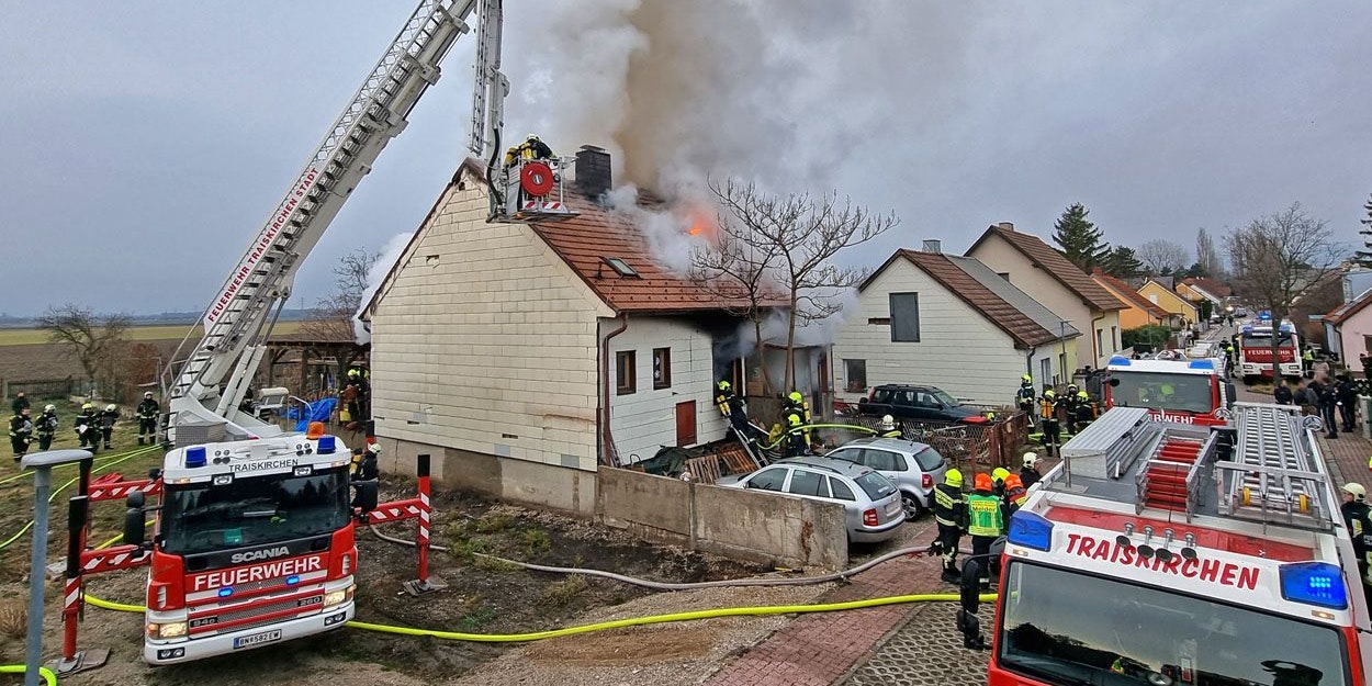 Bilder vom Einsatz der Feuerwehr.