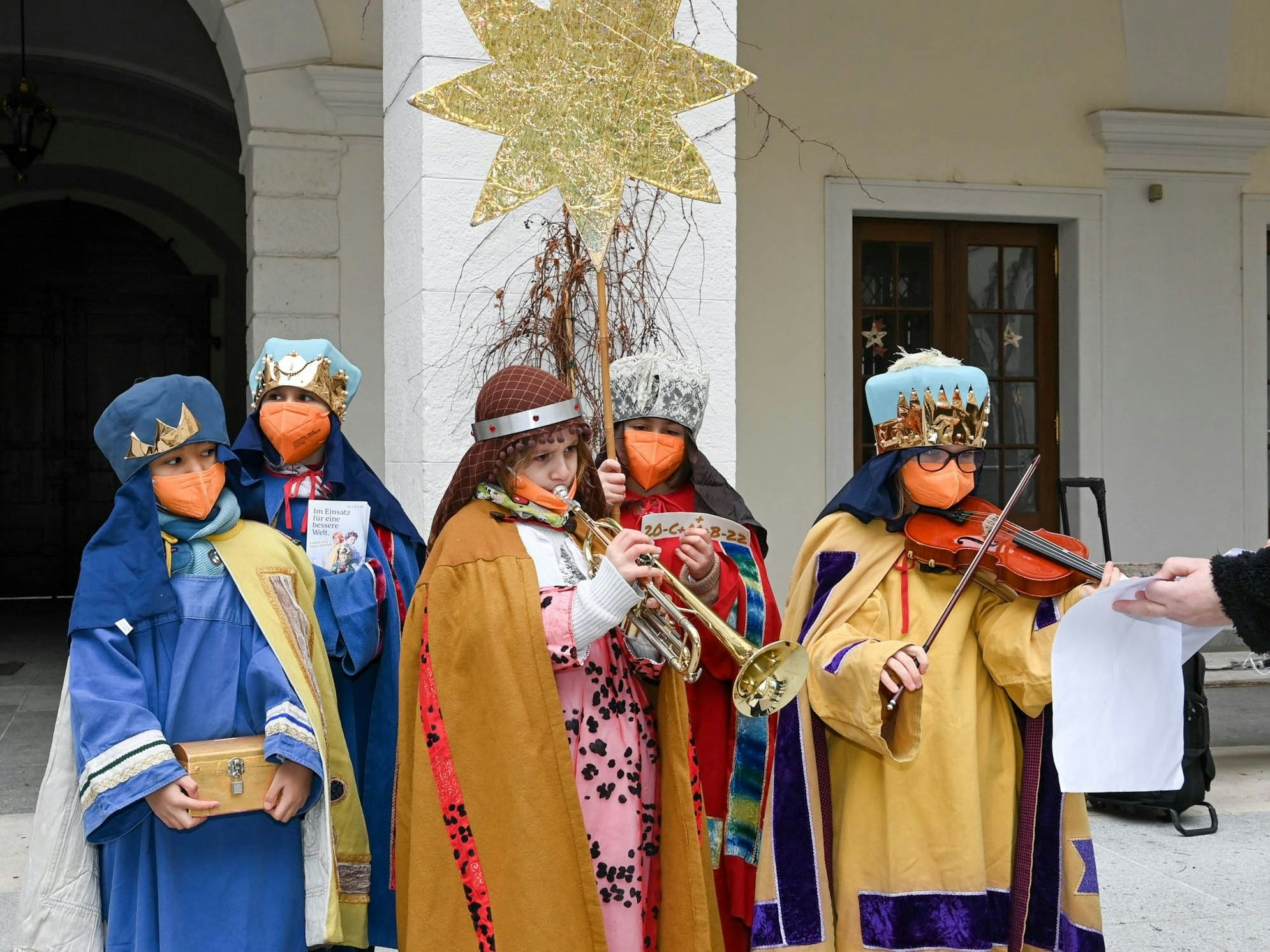 Sicher spenden: Für Kinder und Jugendliche gilt als Sternsinger die 3G-Regelung, gesungen wird nur im Freien und mit Abstand.