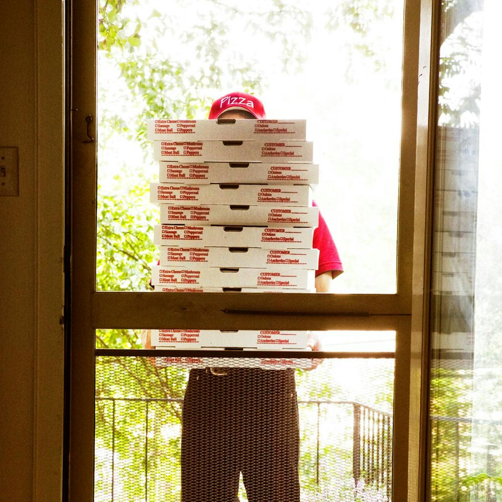 Pizzabote bekommt für nicht konsumierten Urlaub 1.400 €