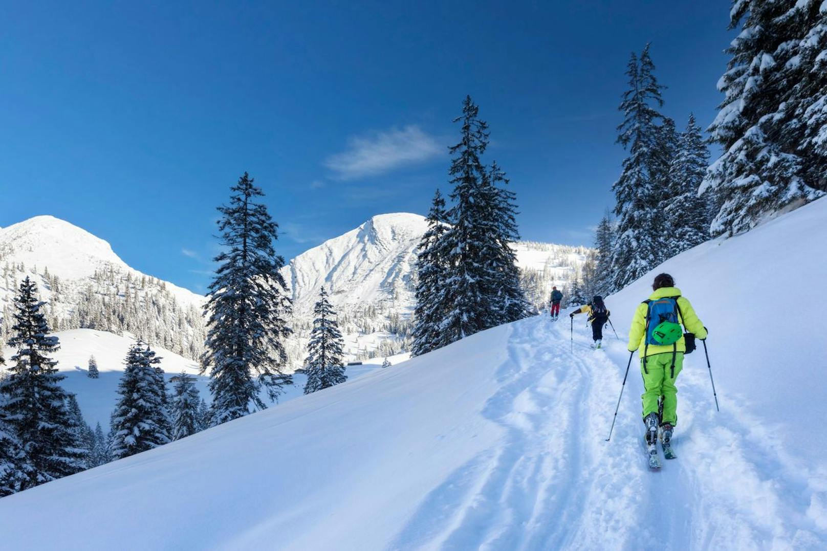 Skitouren – So gelingt der Spaß im Schnee