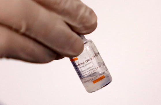 Viele Impfzweifler warten lieber auf Totimpfstoffe als sich jetzt impfen zu lassen. Im Test versagte CoronaVac jedoch komplett.