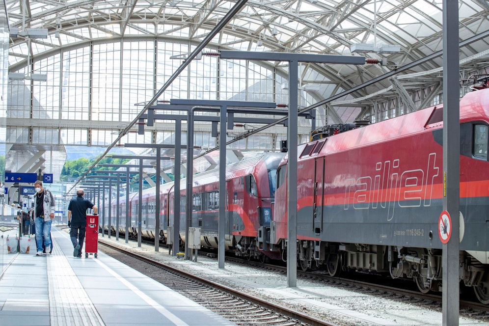In Tirol ist es für Personen unter 26 in Zukunft billiger auf den Zug zu setzen.&nbsp;