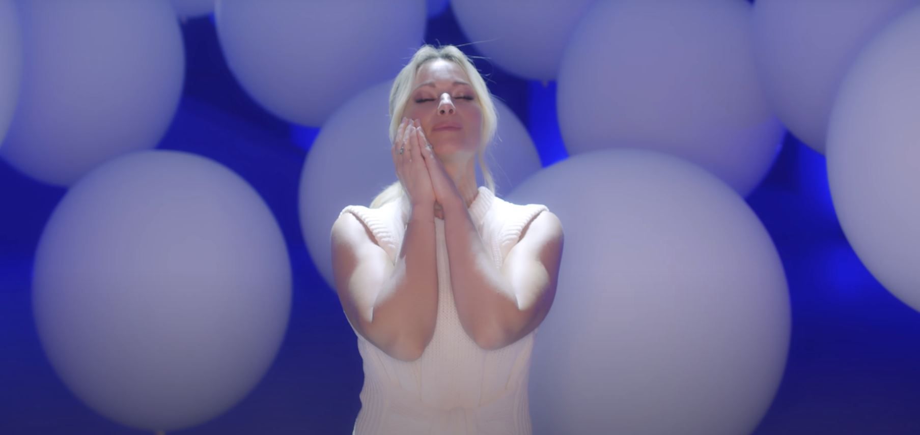 Helene Fischer in ihrem Musikvideo zu "Luftballon"
